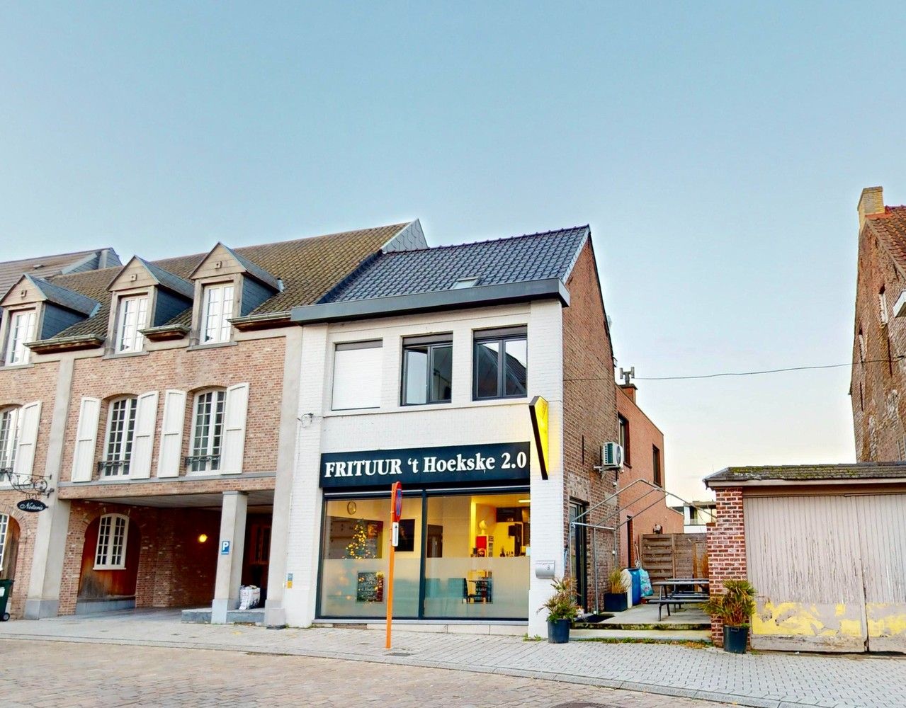 Handelspand (frituur) met gerenoveerde woning! foto {{pictureIndex}}