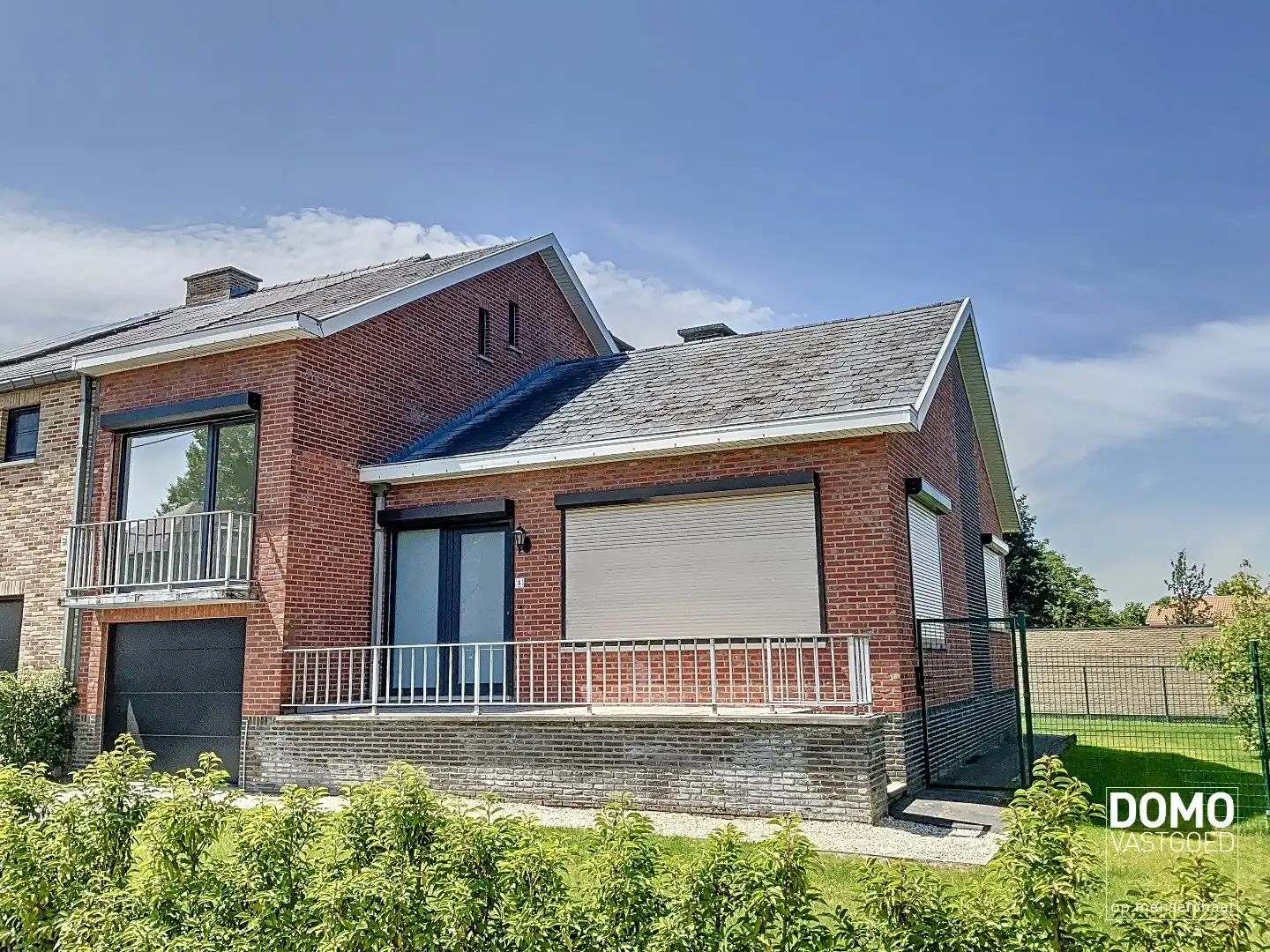 Gerenoveerde woning met tuin en inpandige garage gelegen te Spalbeek, 2 slaapkamers, 140m² bewoonbare oppervlakte, Energielabel C foto {{pictureIndex}}