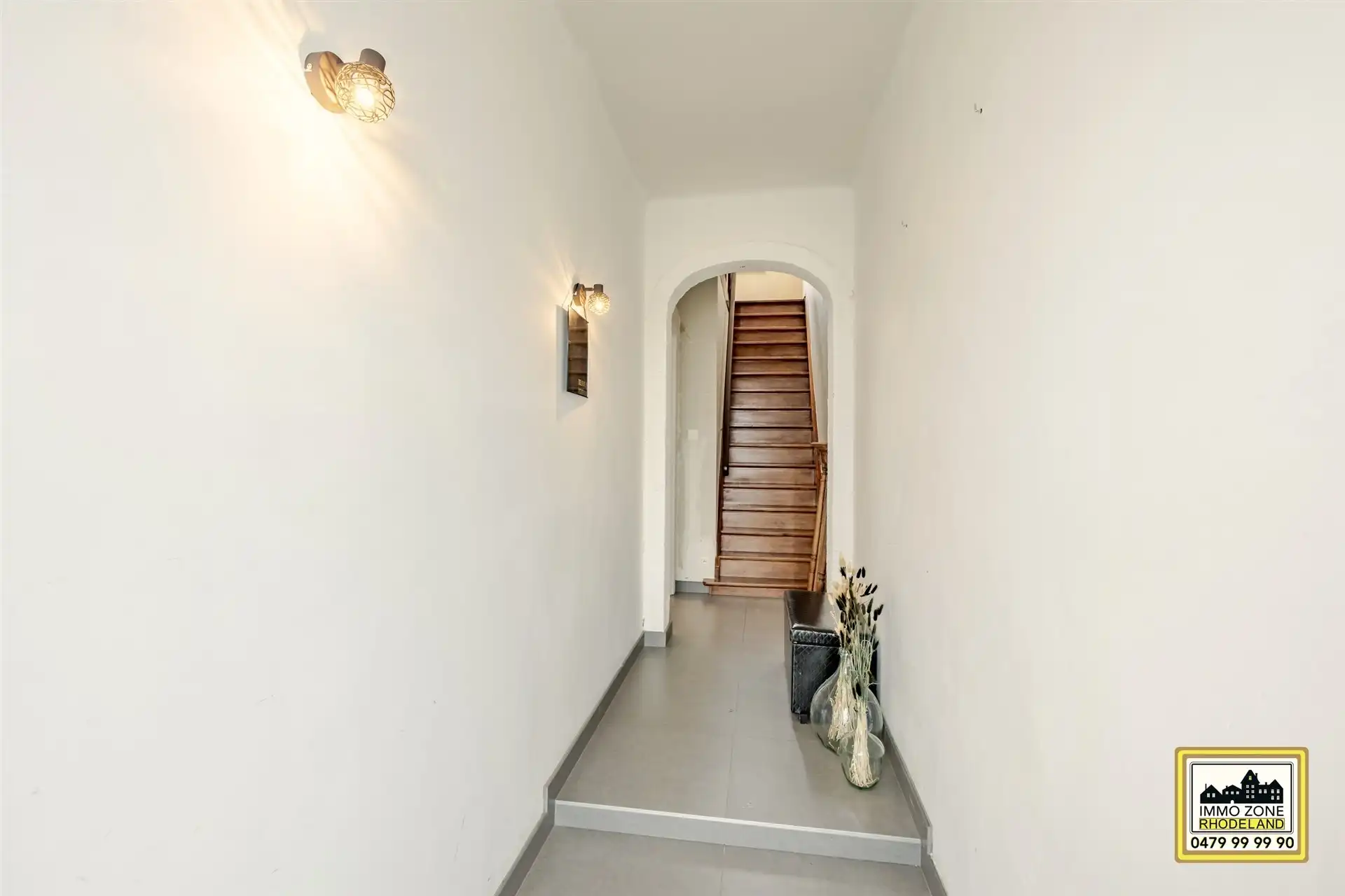 Instapklare halfopen woning met 3 slpks en diepe groene tuin foto 3