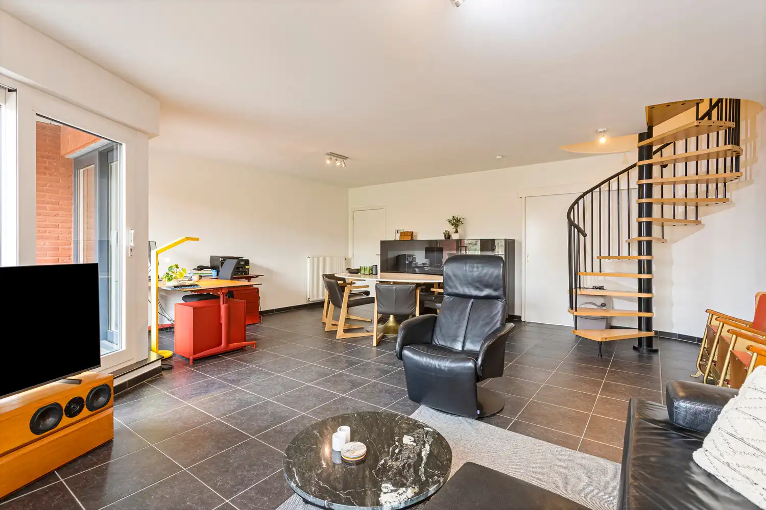 ZEER RUIM DUPLEX APPARTEMENT CENTRUM DIEST MET ZICHT OP PARK! foto 8