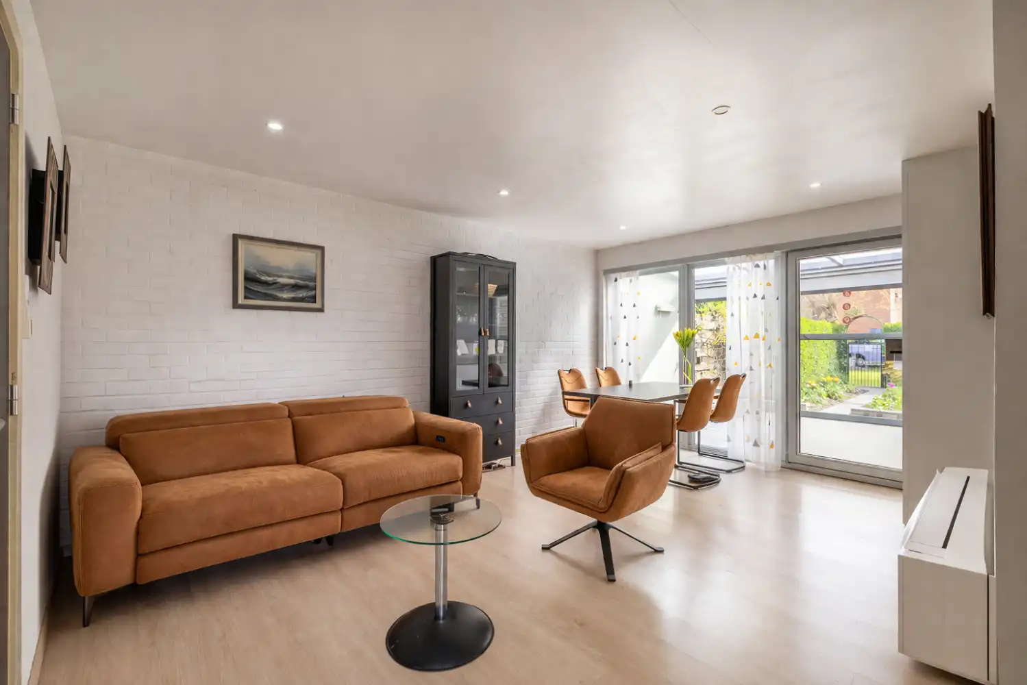 Instapklare, charmante vakantiewoning te koop! foto {{pictureIndex}}