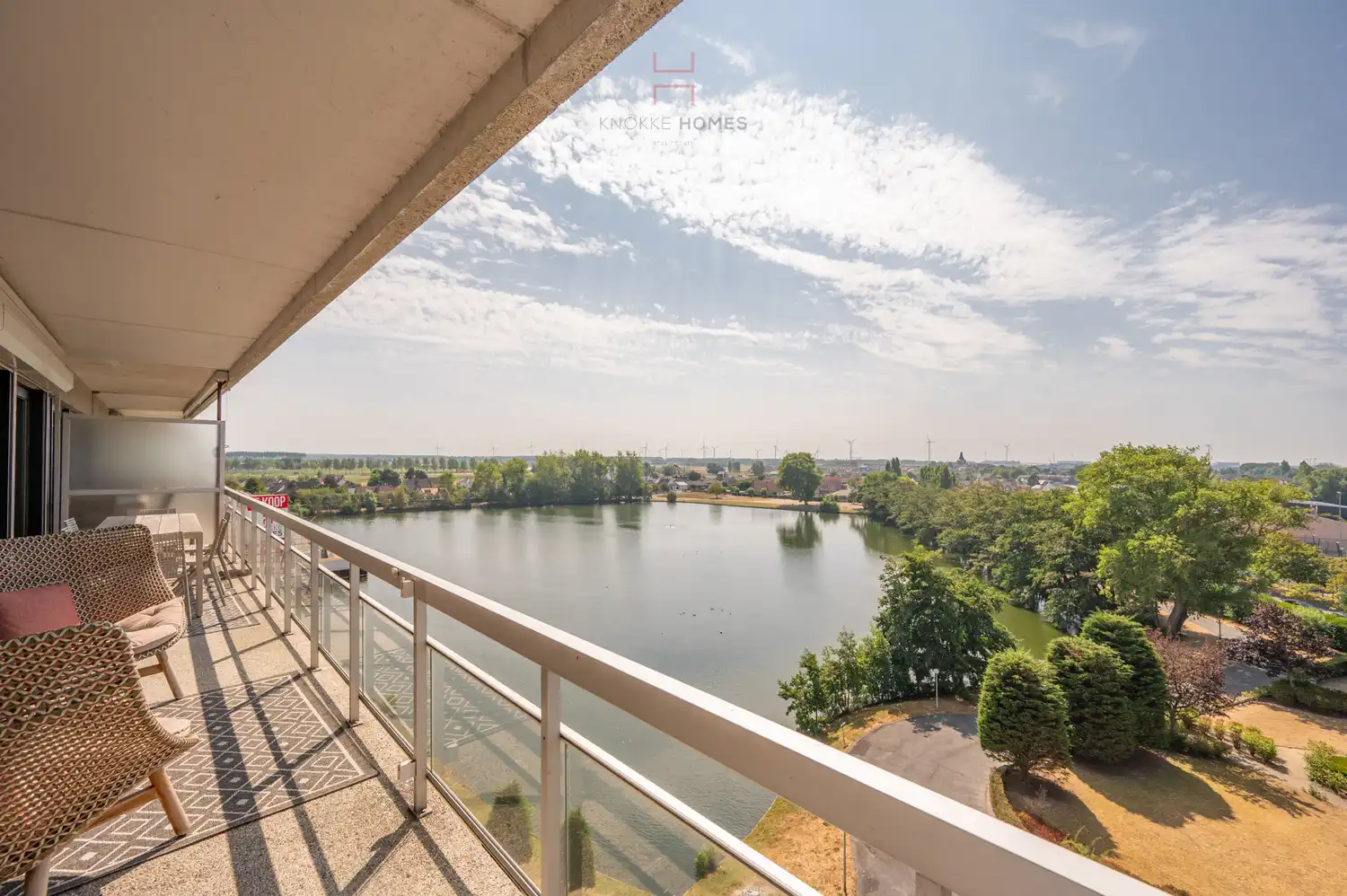 Exclusief hoekappartement van 173 m² met blijvende meer-, polder- en zeezichten foto 2