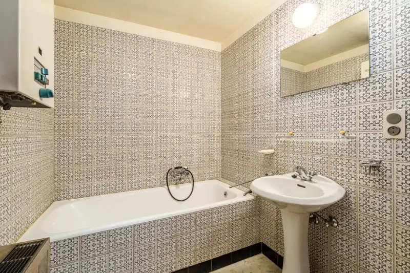 Ruime halfopen woning met potentieel foto 7