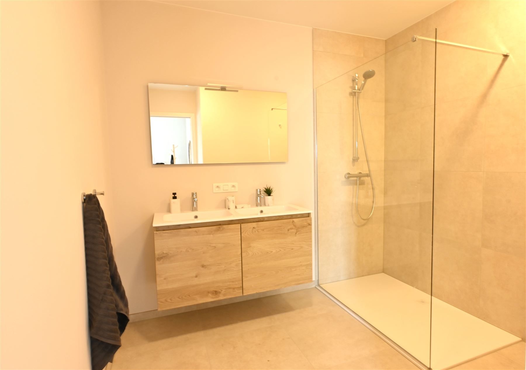 Mooi afgewerkt nieiuwbouwappartement foto 6
