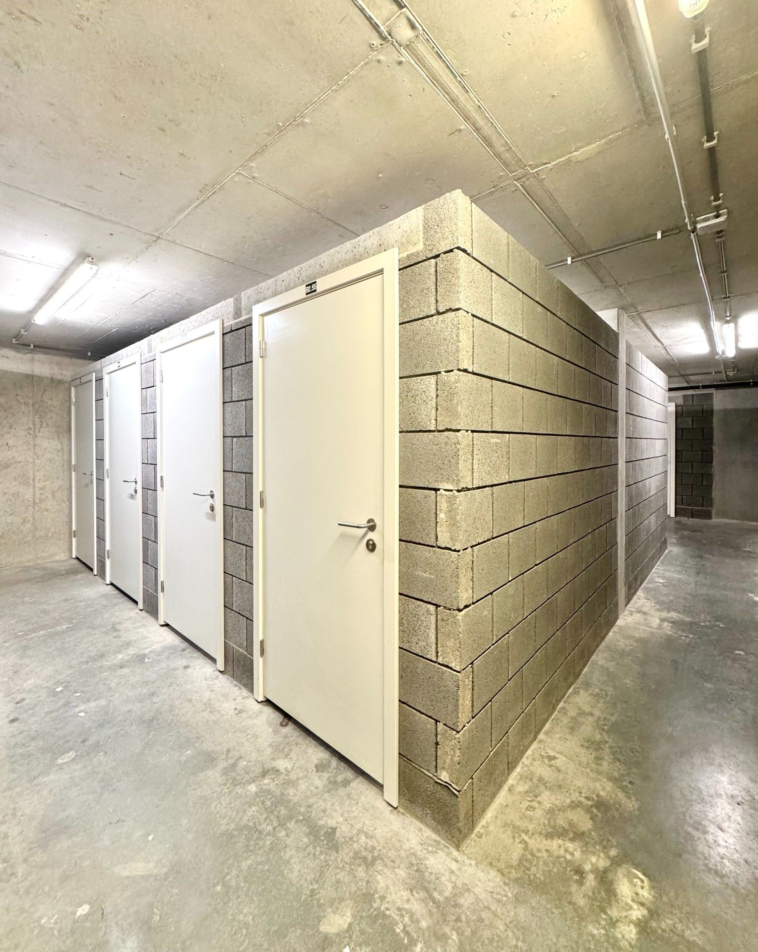 LICHTRIJK APPARTEMENT MET GROOT TERRAS EN PARKING - 125 M² foto 28