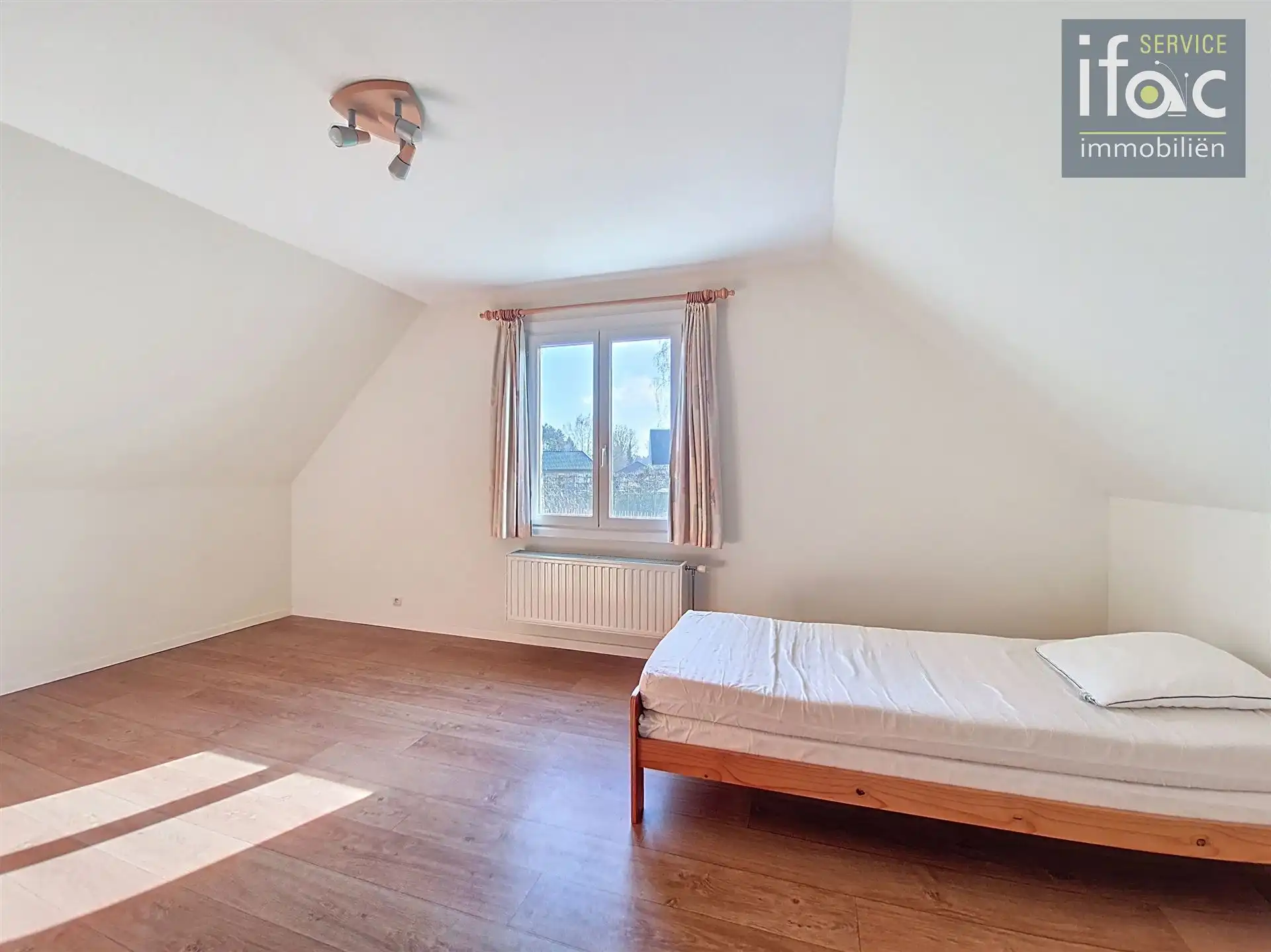 Centraal en rustig gelegen zuid gerichte villa op 11a16ca  foto 24