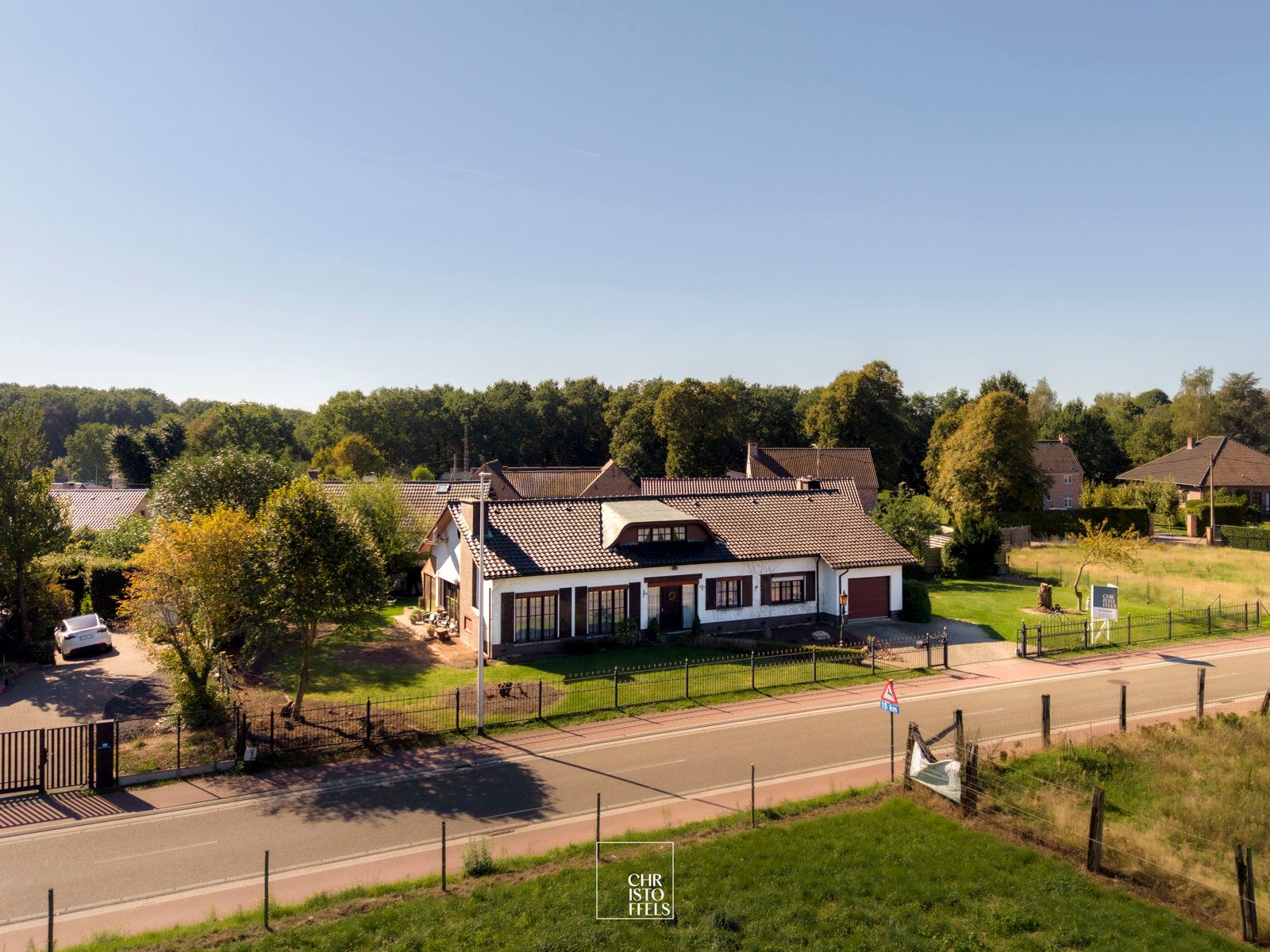Laagbouwvilla (189m²) op ruim perceel (1.257m²) te Zutendaal!