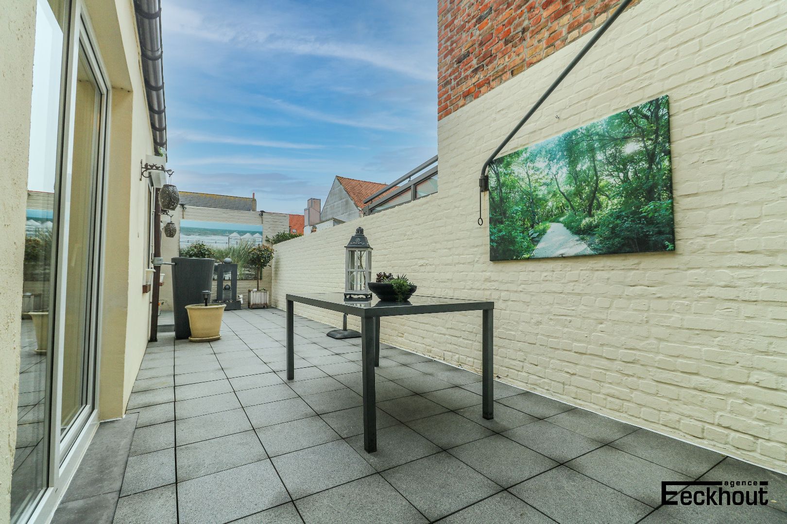 Instapklare en gezellige rijwoning met 4 slaapkamers en zonnige koer te Bredene-Duinen! foto 2