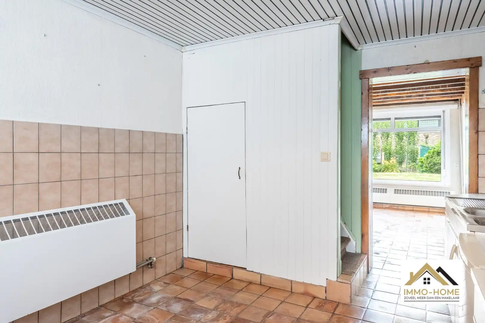 Op te frissen woning op topligging in centrum Lochristi!  foto 14