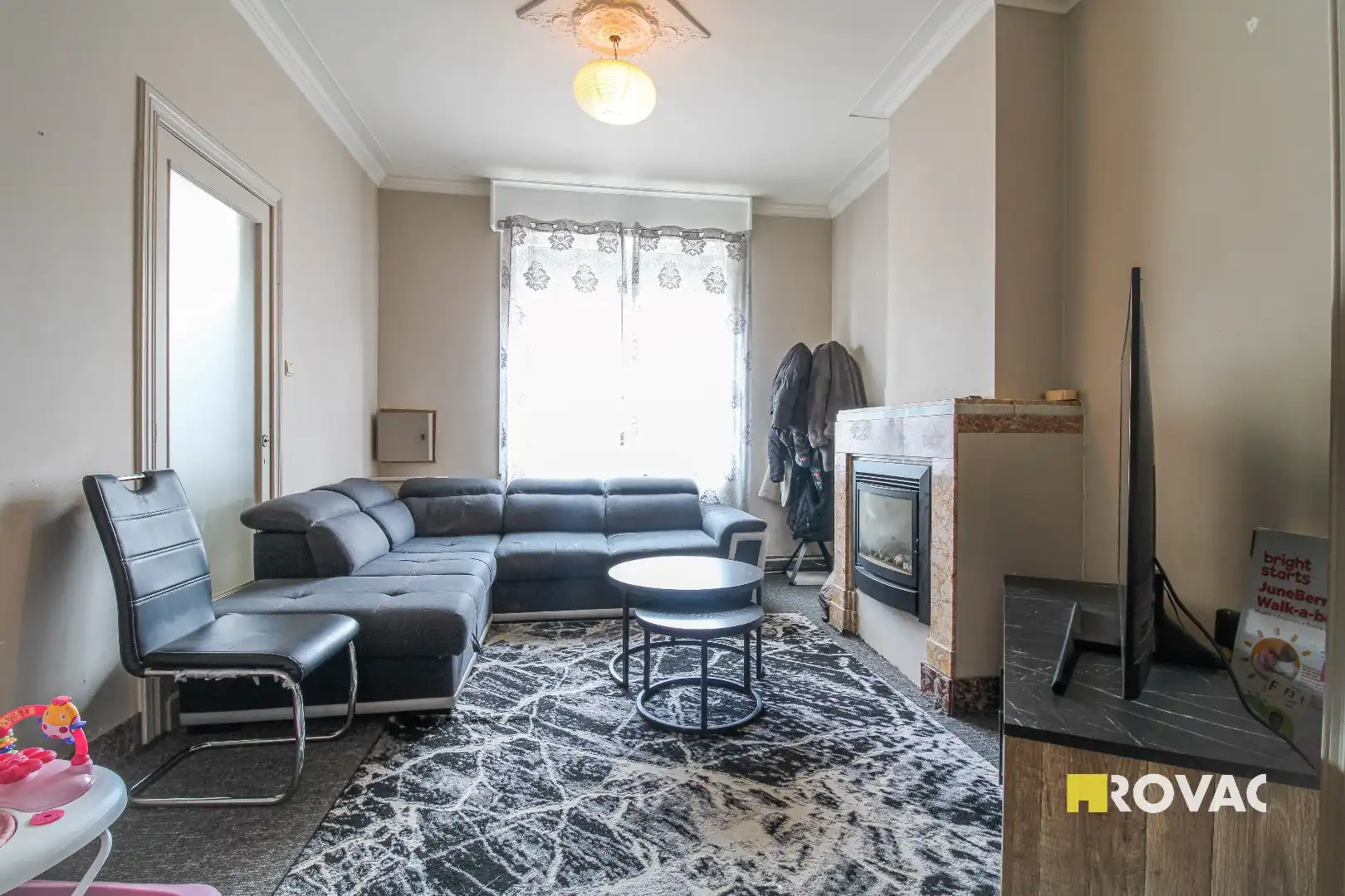 Ruime rijwoning met tuin! foto 3