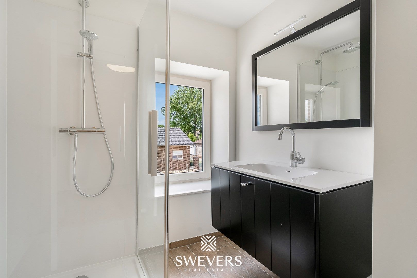 Gerenoveerde rijwoning met 4 slpk & tuin te Sint-Truiden foto 15