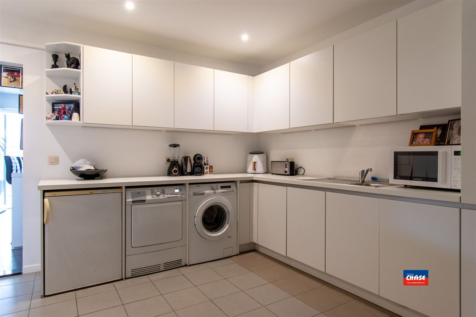 PRACHTIG LANDHUIS MET PRAKTIJKMOGELIJKHEDEN EN ZWEMBAD OP EEN TOTALE OPPERVLAKTE VAN 10a 50ca  foto 37