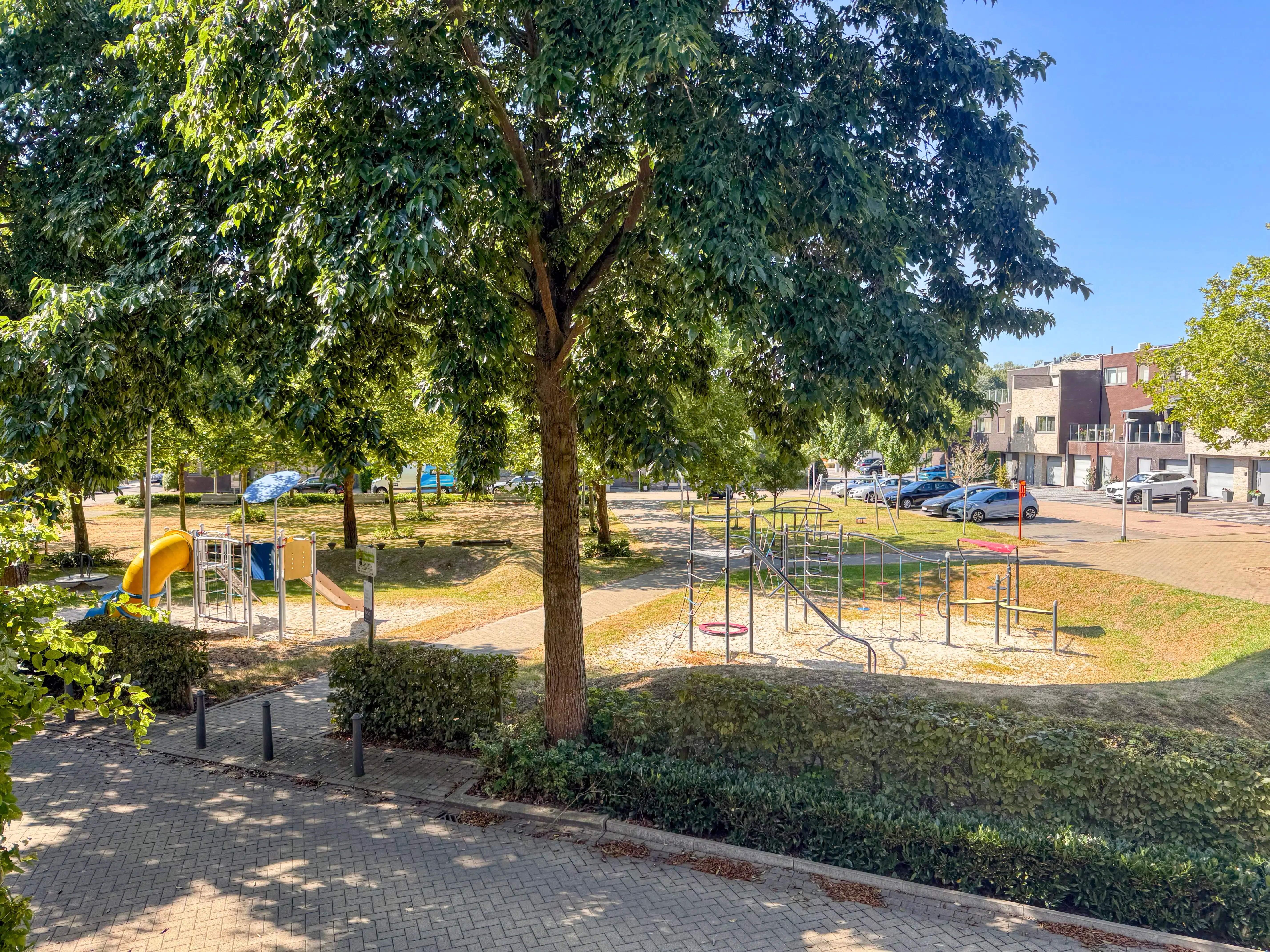 Lichtrijk 1-slaapkamerappartement met ruim terras in Bilzen-Hoeselt foto 13