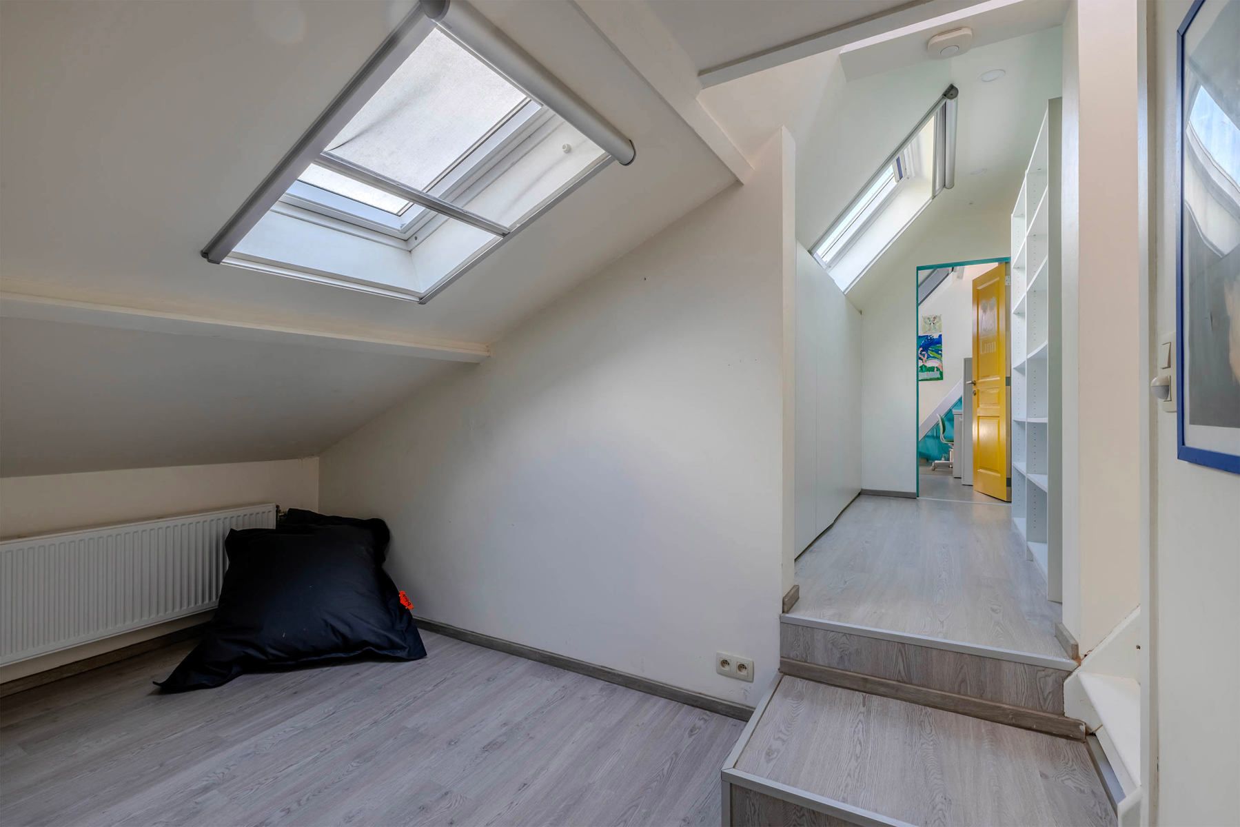 OB met o.a. 5 slaapkamers, 2 badkamers en ruim magazijn foto 29