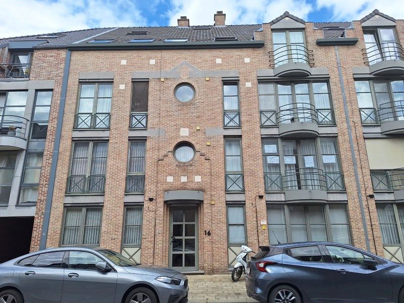 ()=>{if(producerUpdateValueVersion(node),producerAccessed(node),node.value===ERRORED)throw node.error;return node.value} Arnold Maesstraat 16 -/8 - 3500 Hasselt