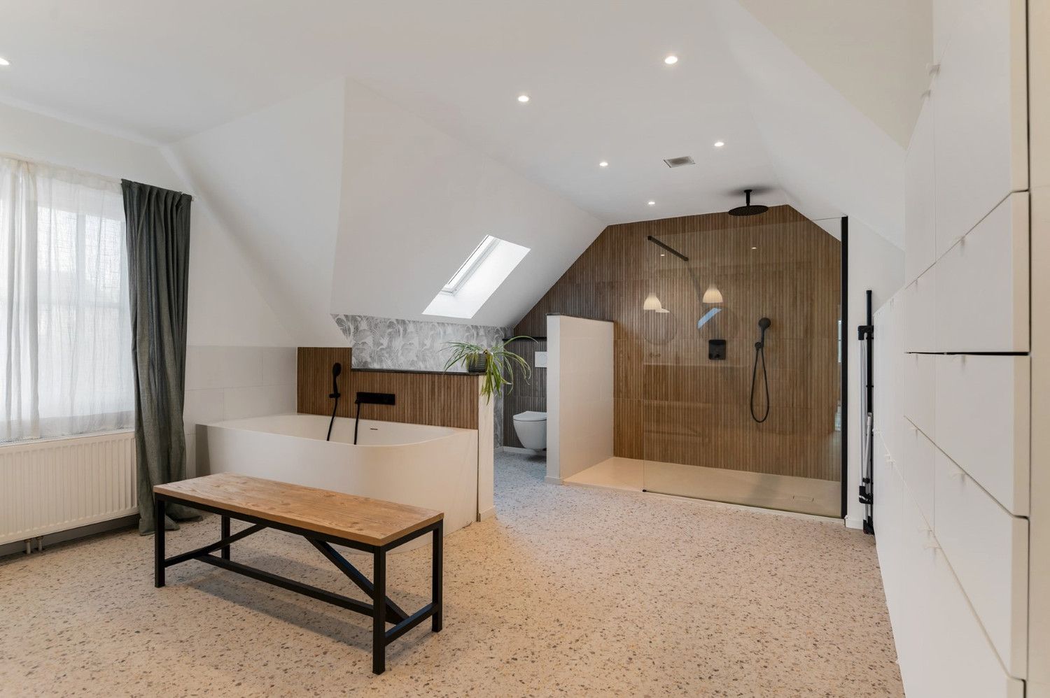 VOLLEDIG GERENOVEERDE WONING OP TOPLOCATIE! foto 13