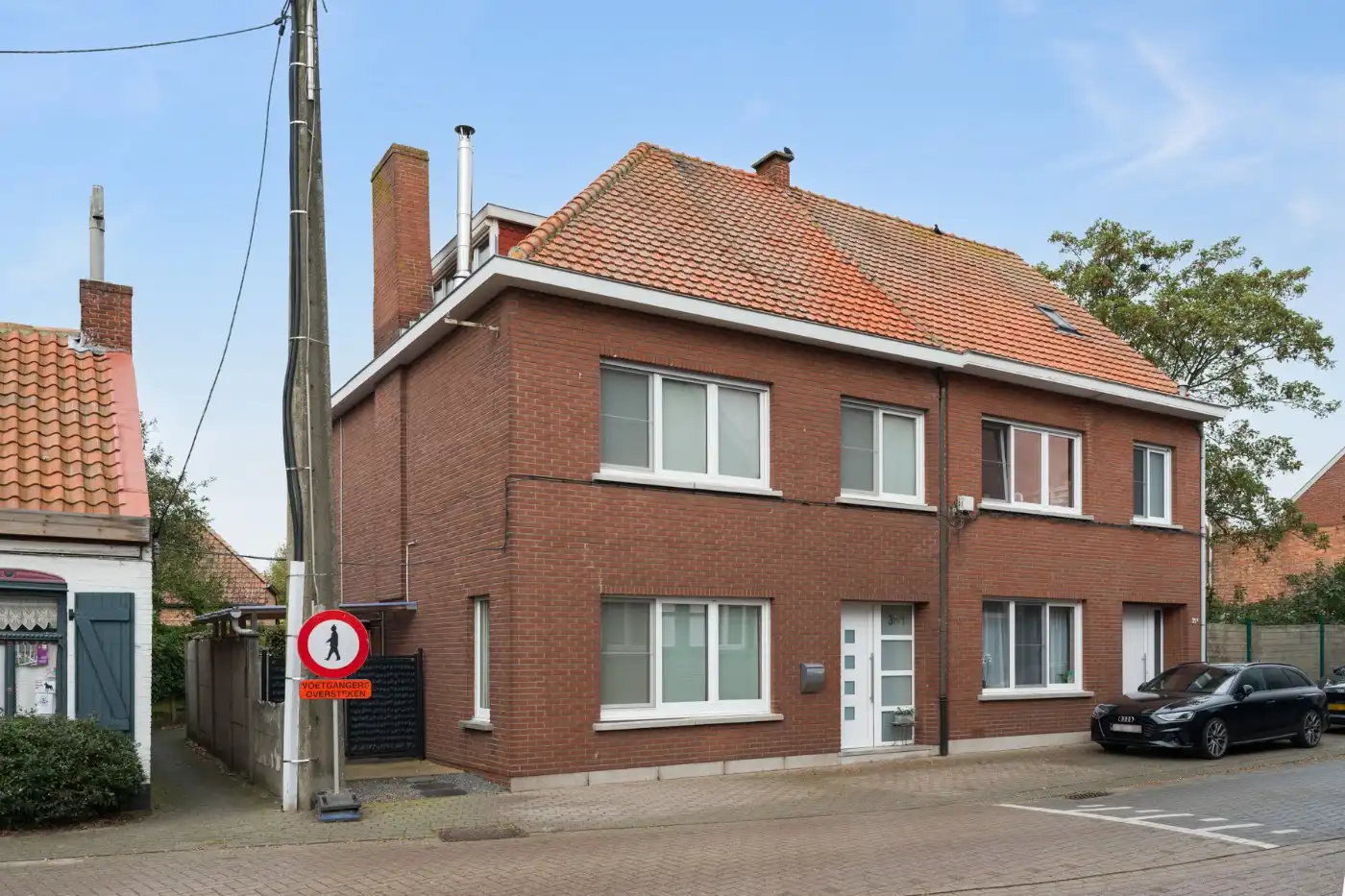 Hoofdfoto van de publicatie: Verrassend ruime, instapklare woning met 3 slpk. en zuid-west koertje