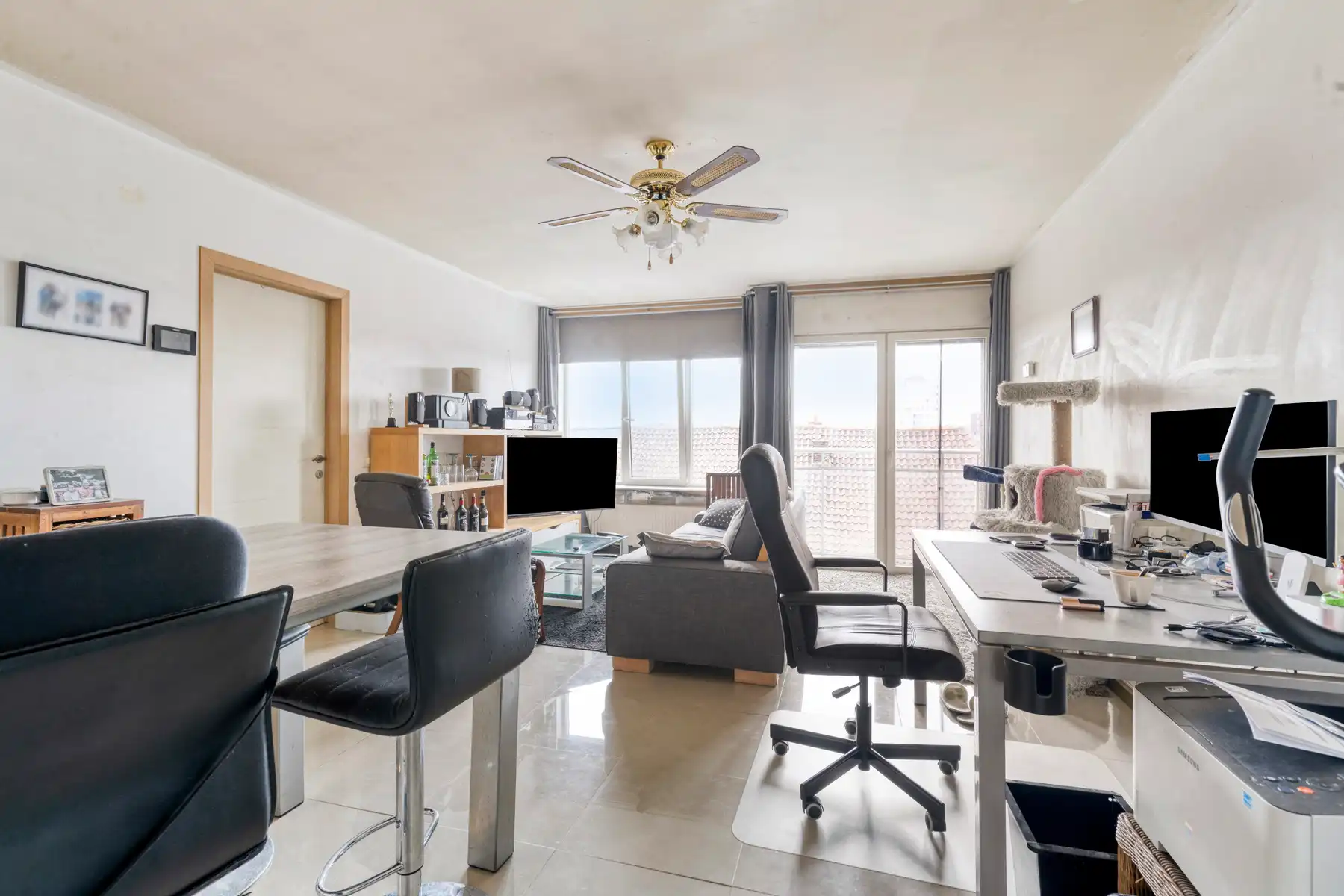 Gezellig instapklaar appartement met ondergrondse standplaats ! foto 2