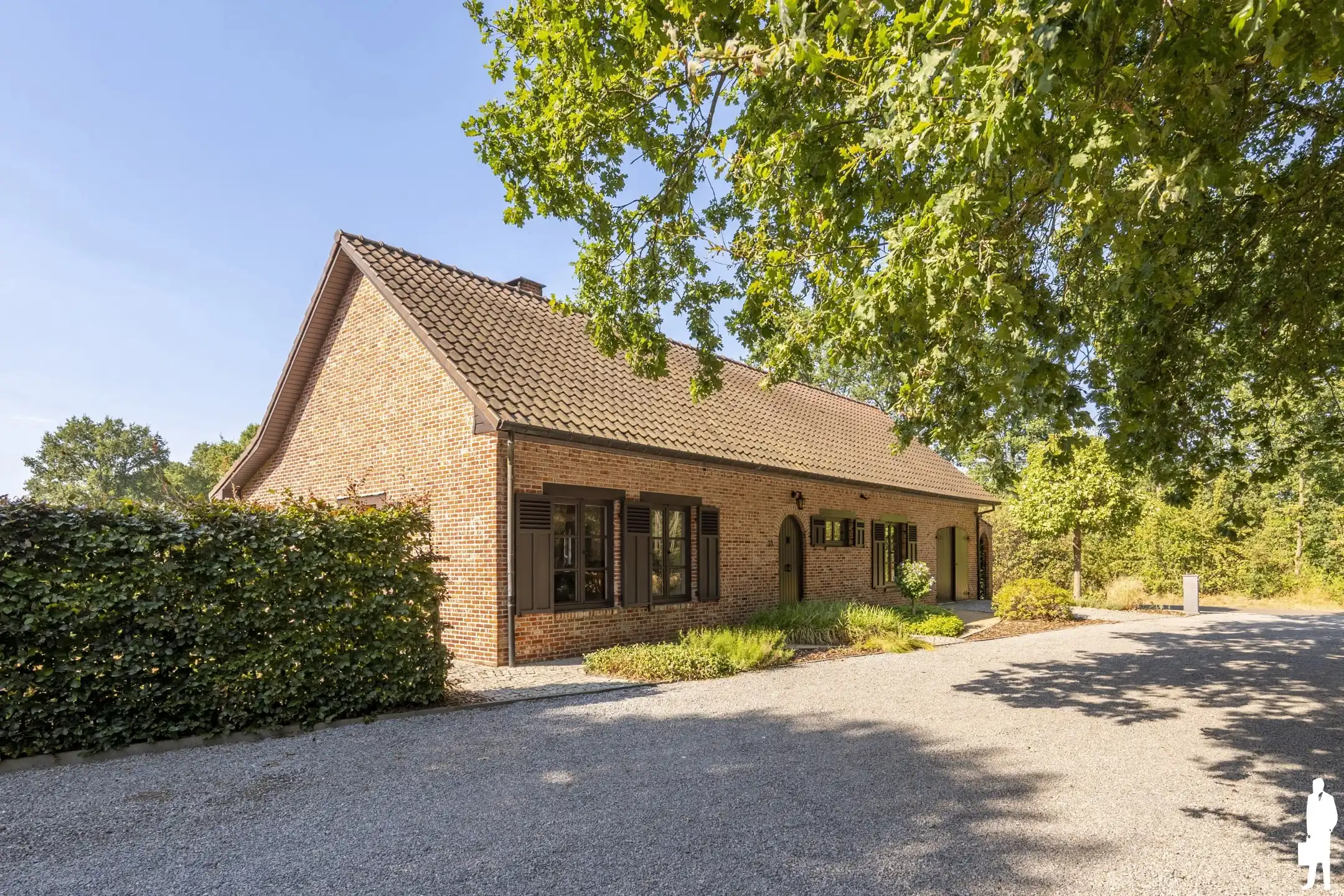 Uniek gelegen woning midden in agrarisch gebied; 3.435 m² foto 2