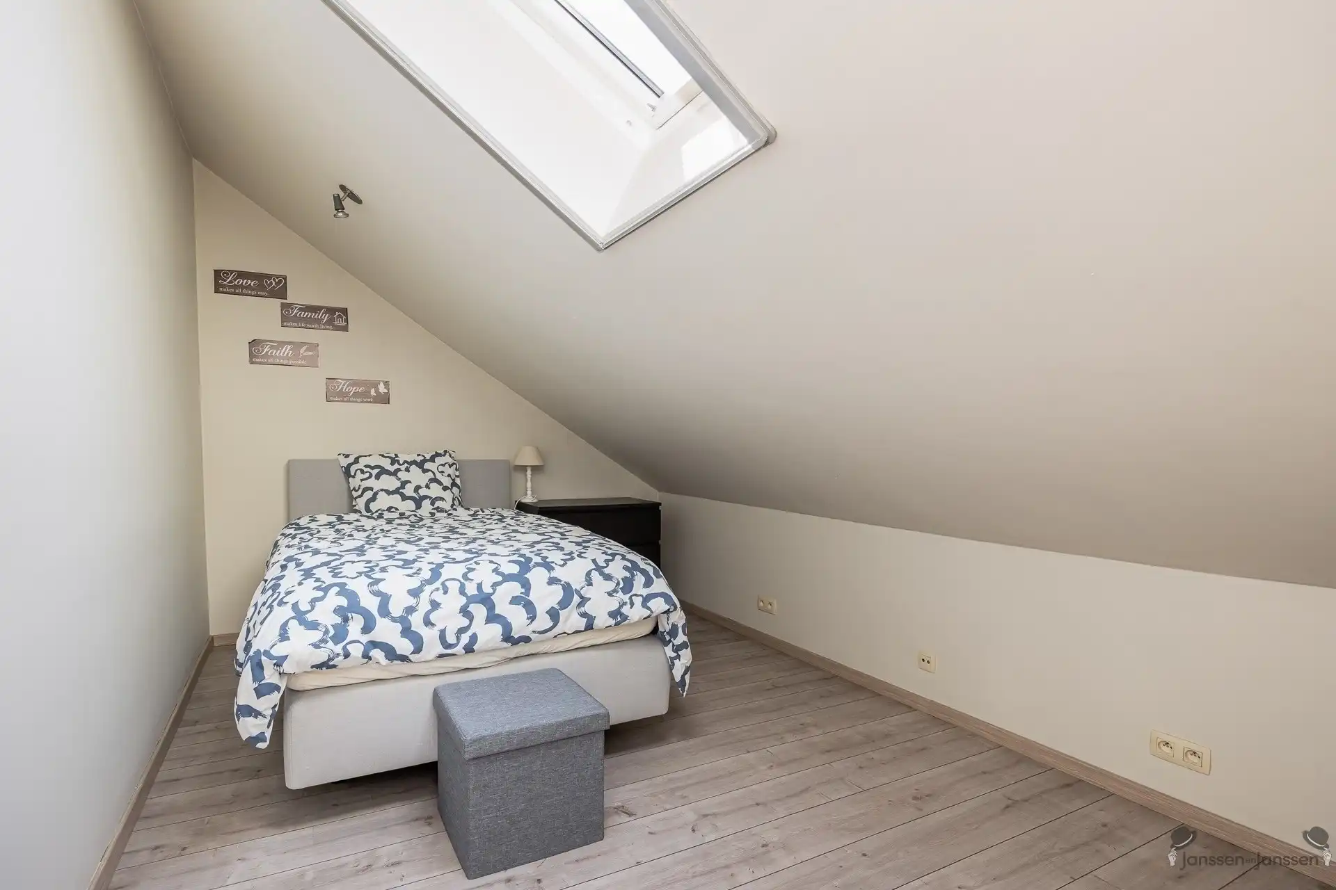 Ruime woning met 3 (mog. 4) slaapkamers, tuin en garage in Brasschaat foto 12