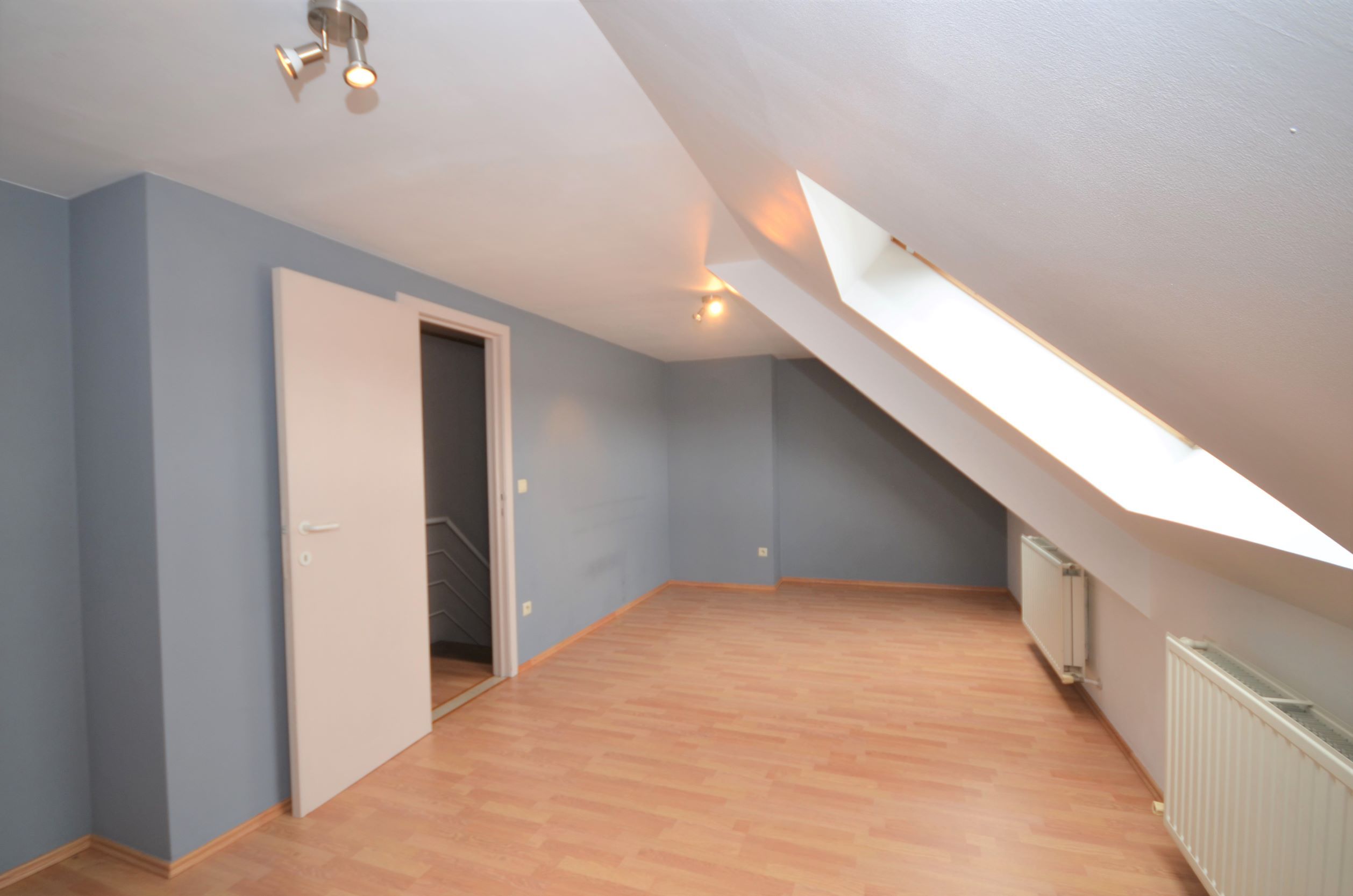 Idealis Vastgoed – Ruim duplexappartement met 4 slaapkamers in Genk foto 23