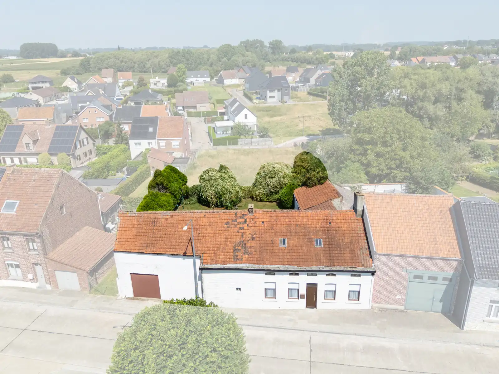 Hoofdfoto van de publicatie: Te renoveren woning met diverse mogelijkheden!