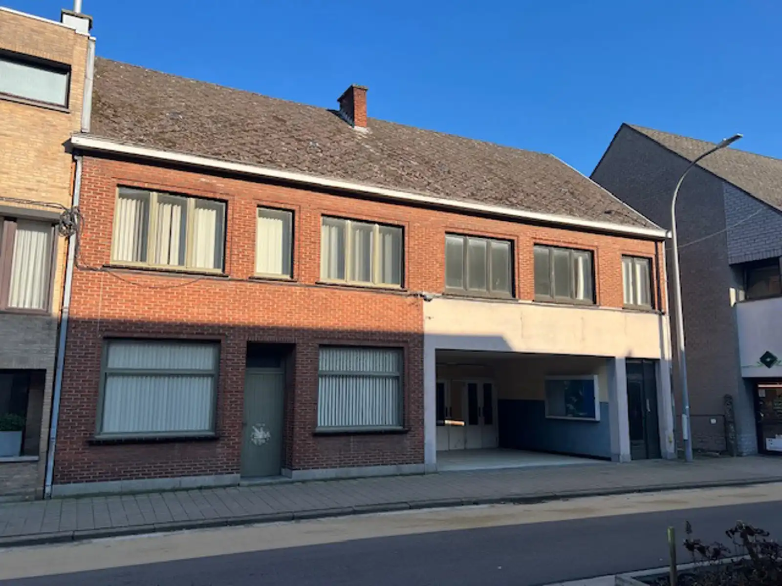 Projectgebouw (vroegere cinema met appartement en woning) foto 8