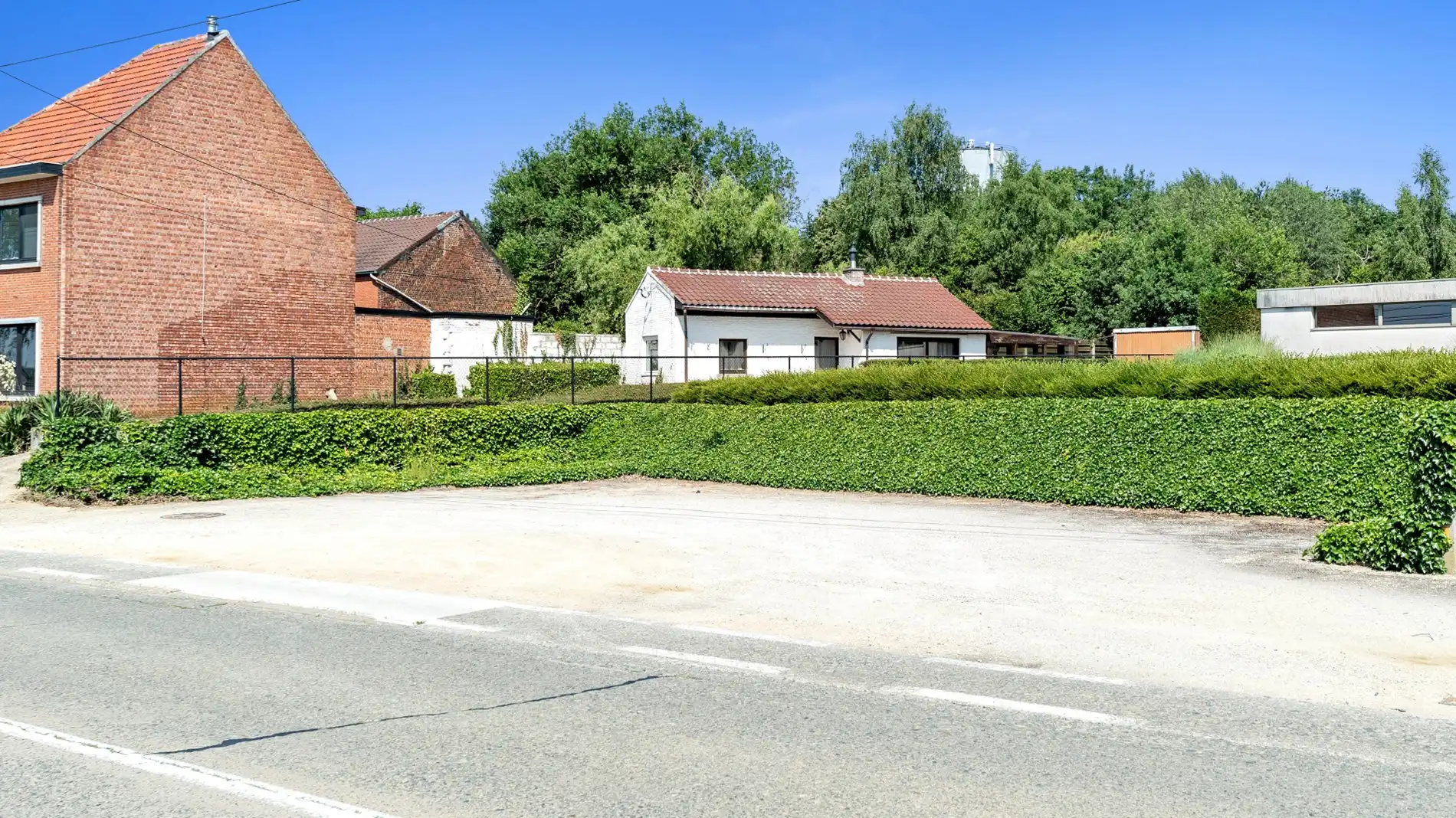 LINDEN - handelsuimte 240 m2 + 5x staanplaats foto 12