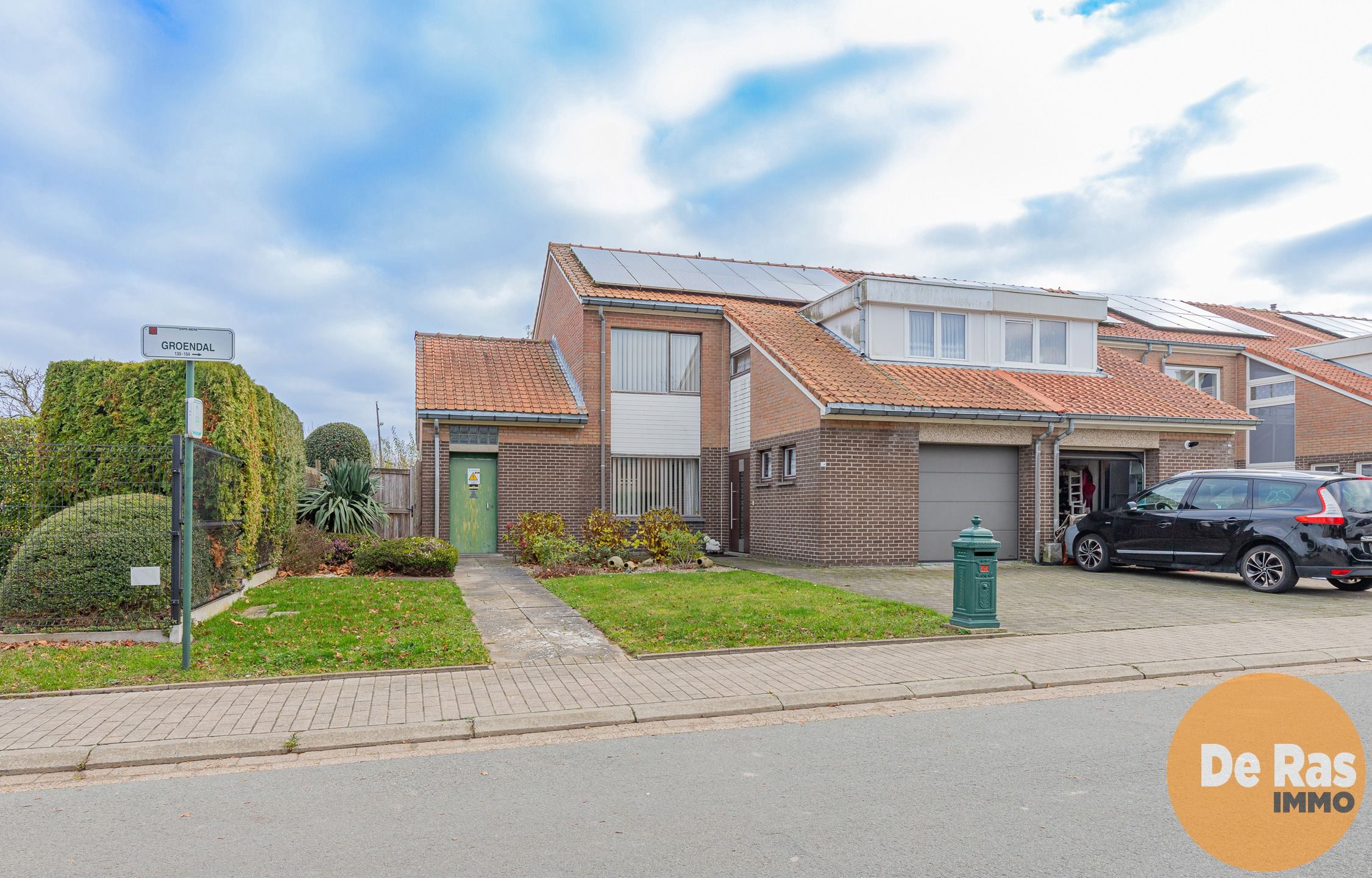 Hoofdfoto van de publicatie: ERPE-MERE - Ruime gezinswoning in residentiële wijk