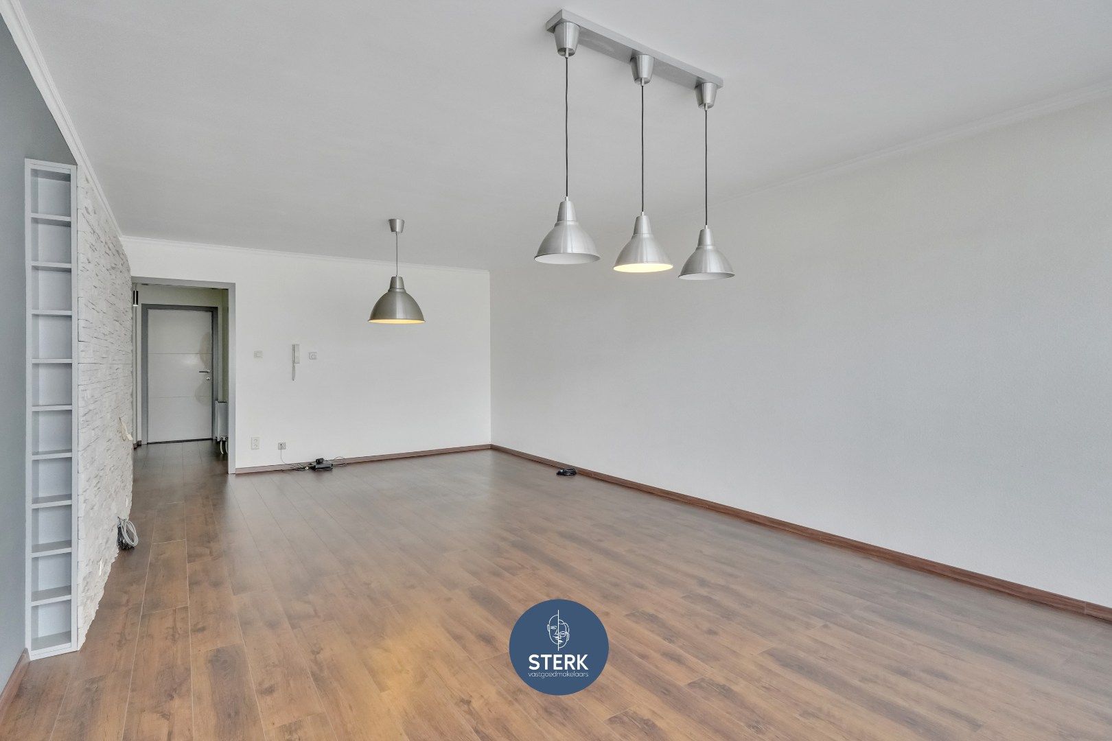 INSTAPKLAAR APPARTEMENT MET 2 SLPKS OP EEN CENTRALE LOCATIE TE REKEM !  foto 7