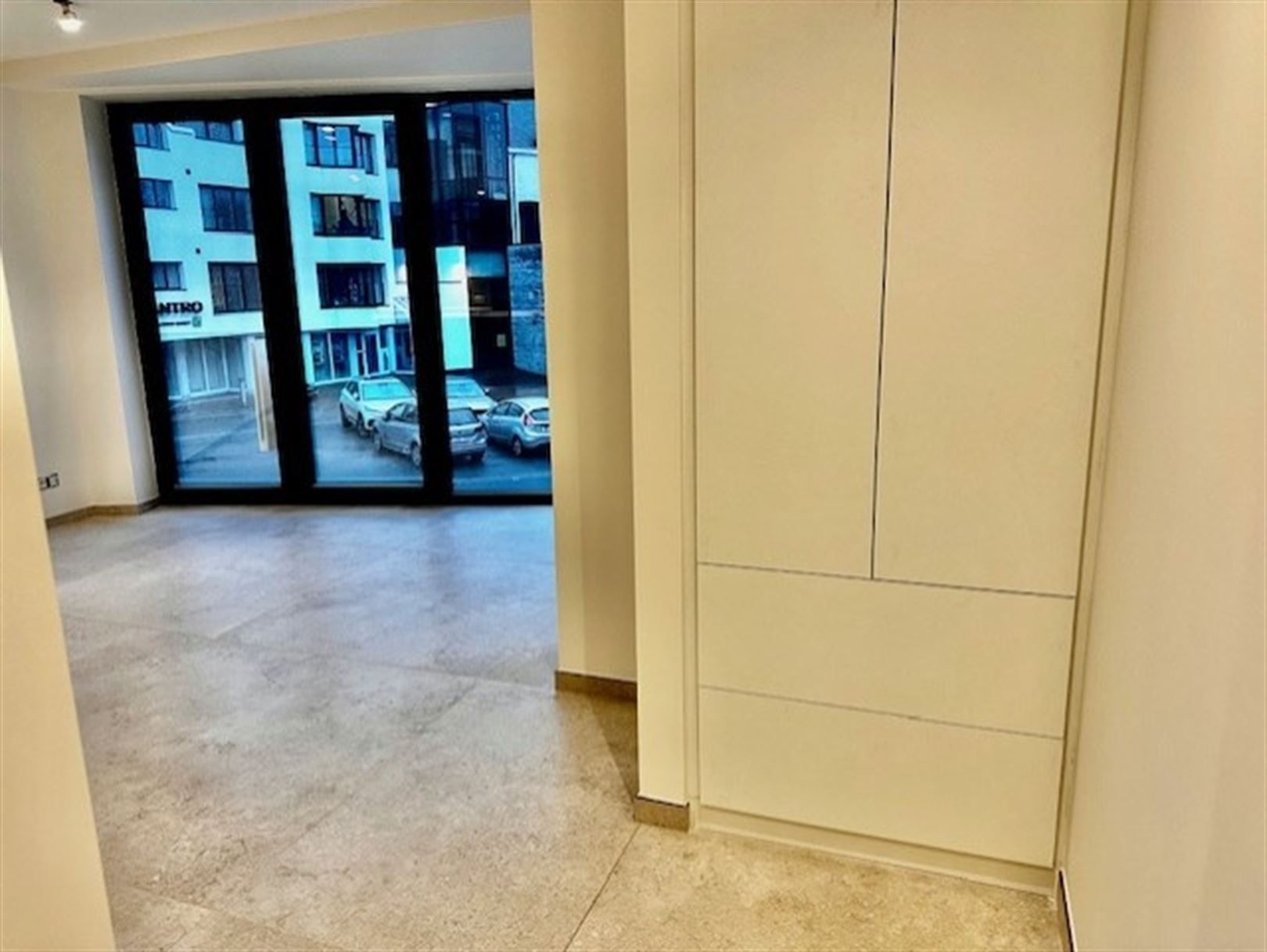 Volledig vernieuwd appartement te huur foto 9