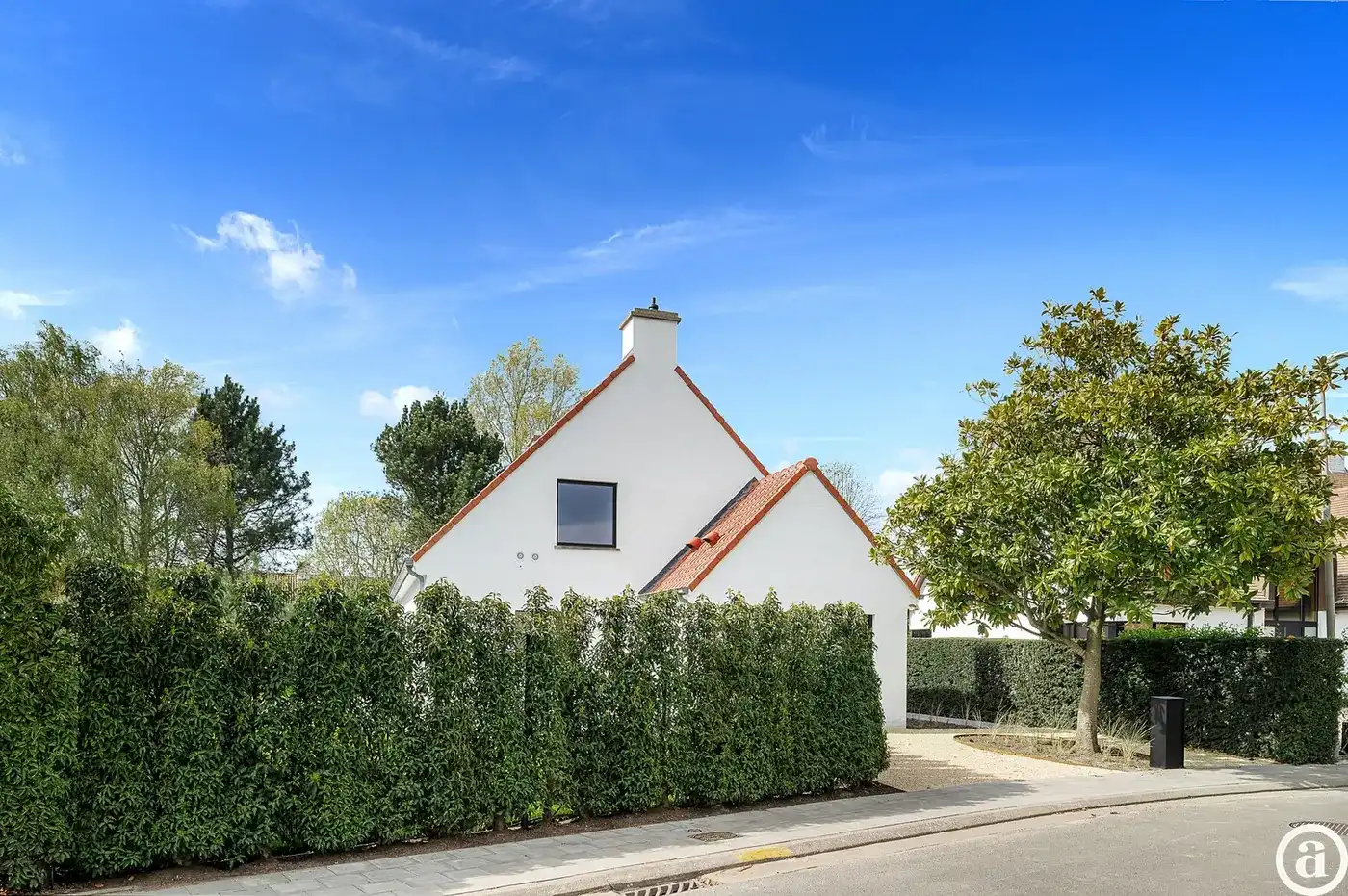 Gerenoveerde villa met 4slaapkamers en grote tuin in Knokke. foto 29