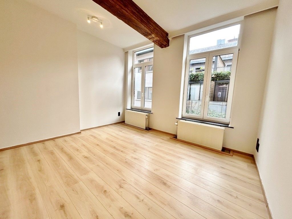 Duplex appartement in het centrum van Sint-Truiden met 2 Slaapkamers foto 6