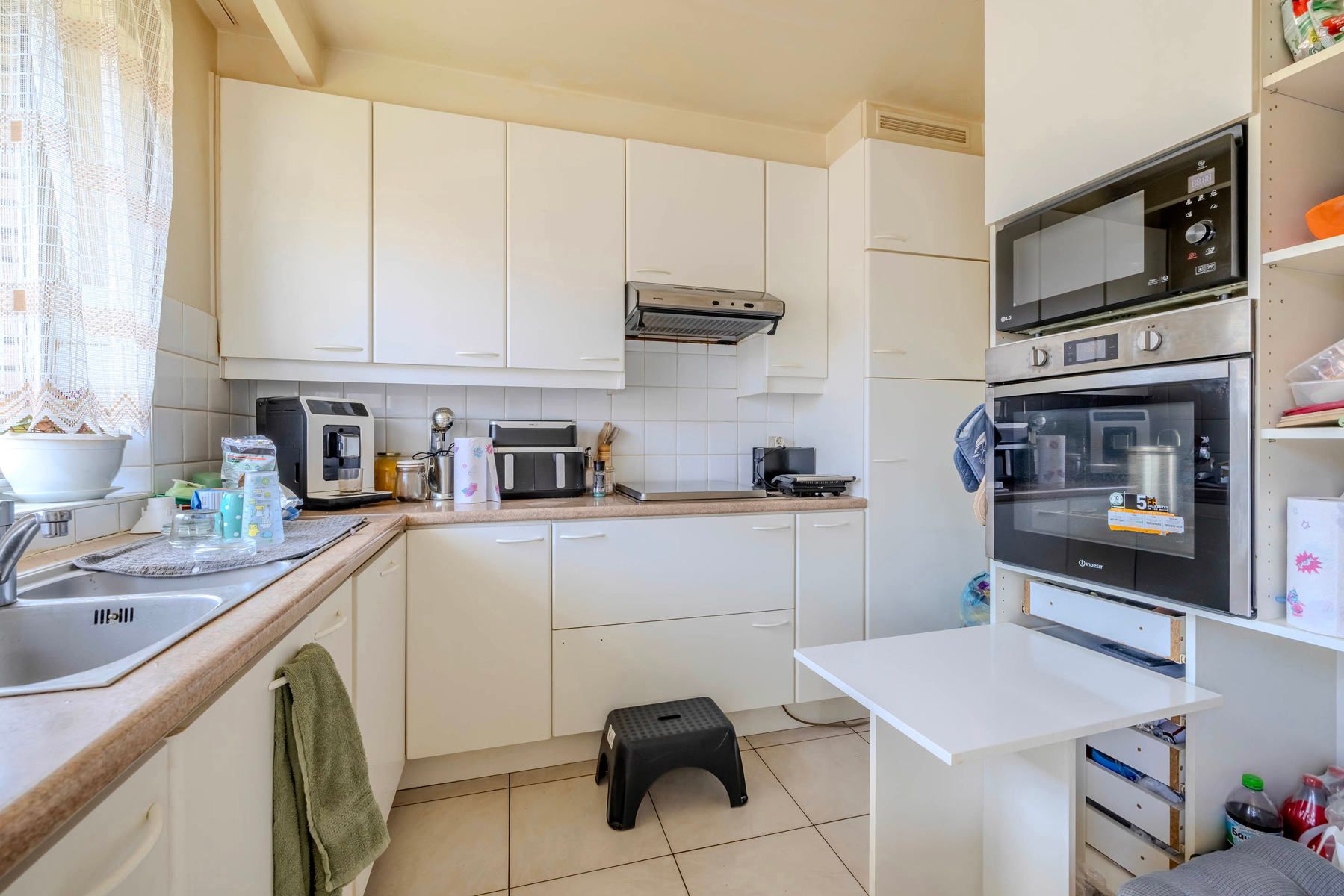 Op te frissen appartement met o.a. 2 slaapkamers en garage foto 9