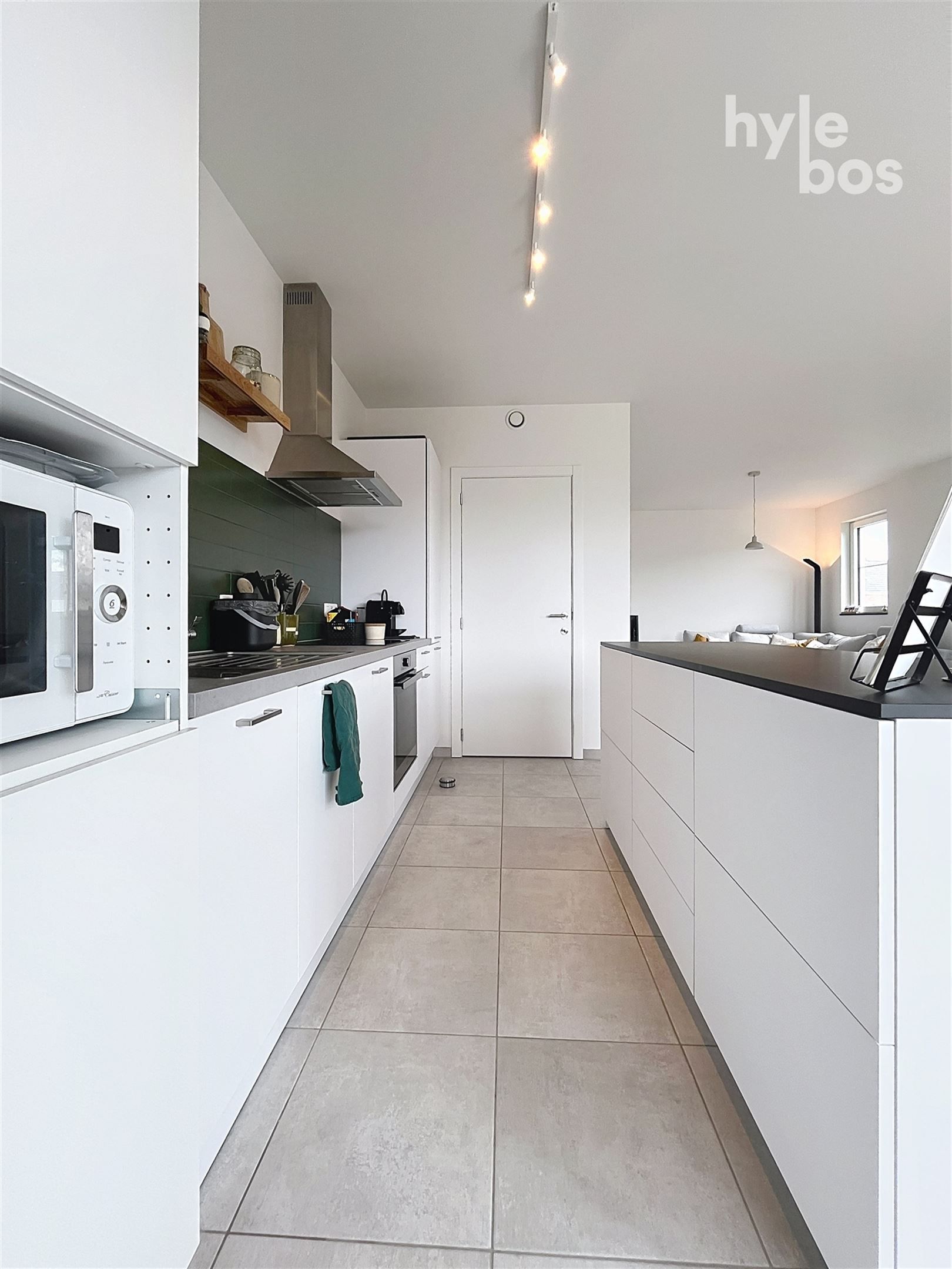 Lichtrijk, instapklaar appartement met autostaanplaats foto 10