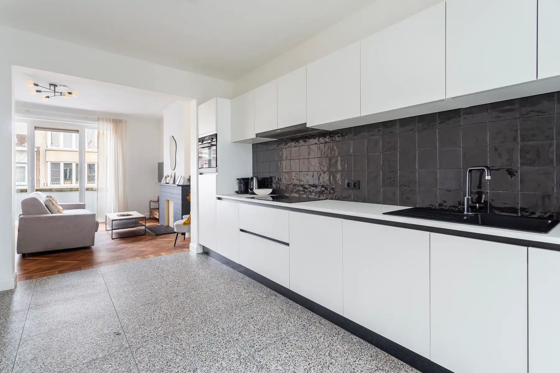 Instapklaar 2-slaapkamer appartement, hartje Antwerpen foto 5