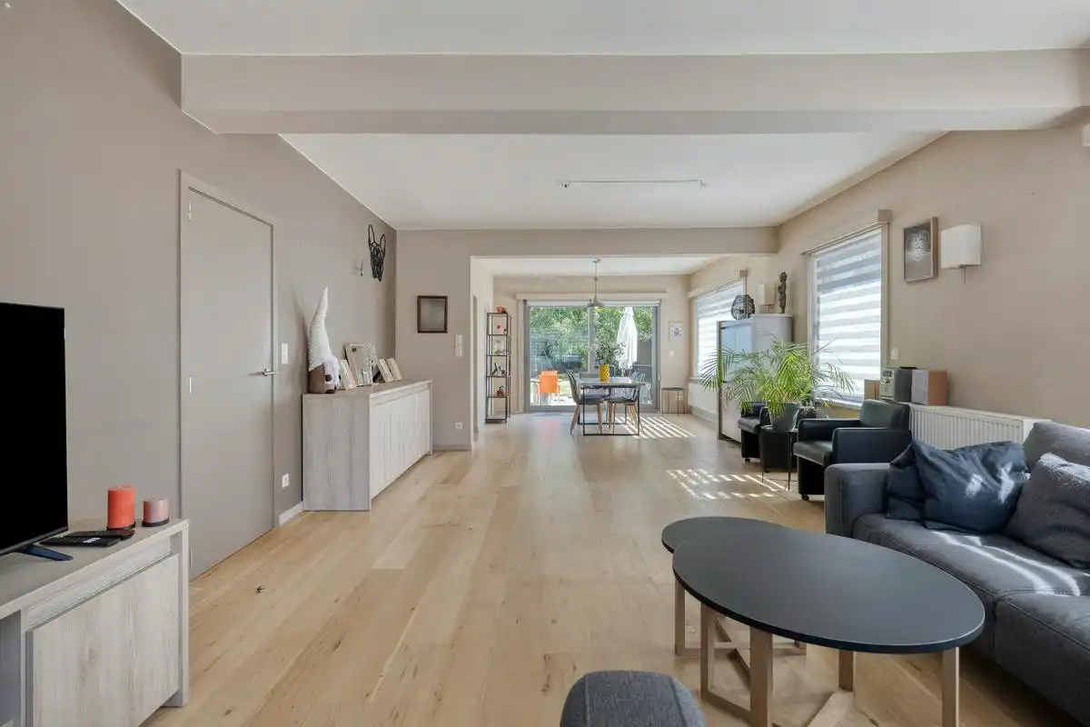 Instapklare woning met 4 slaapkamers te koop in hartje Zwijnaarde foto 4
