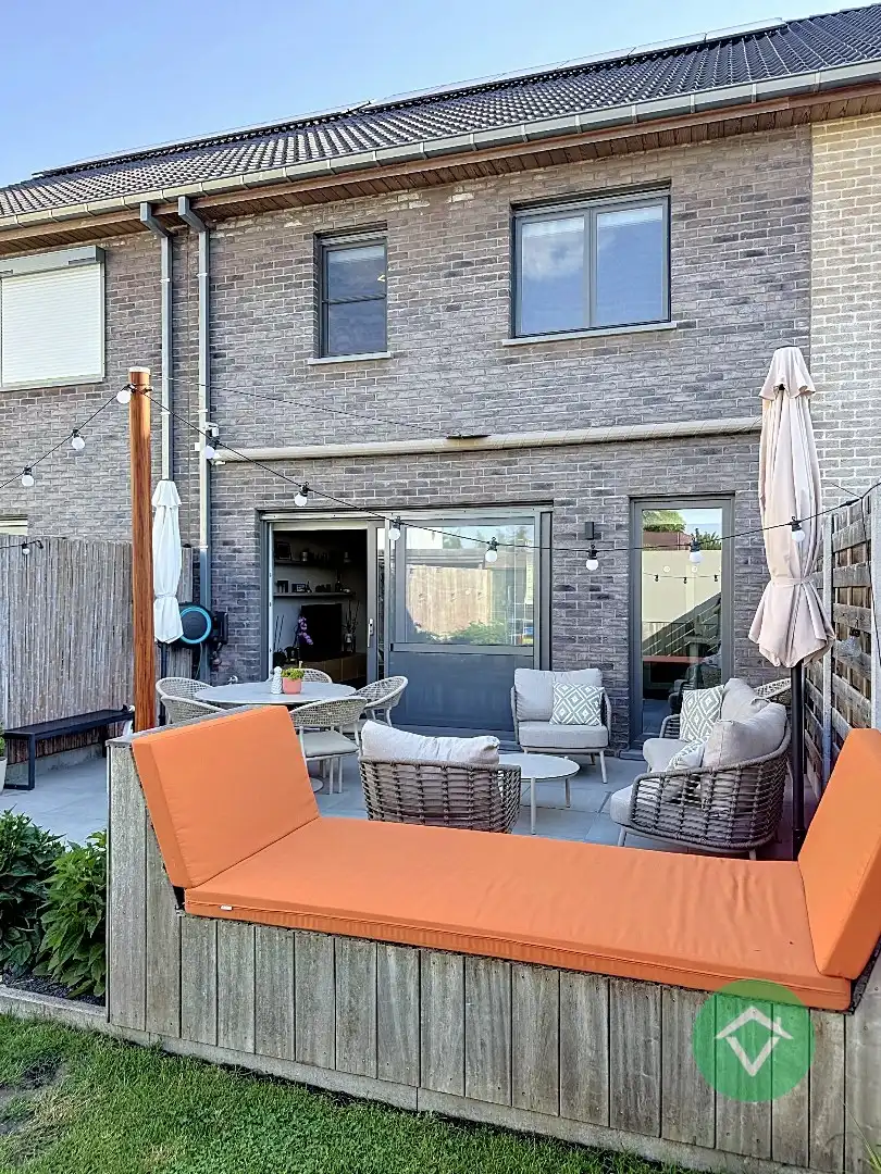 Recente gezinswoning (2019) met zonnige tuin en uitweg achteraan - instapklare topper. foto 38