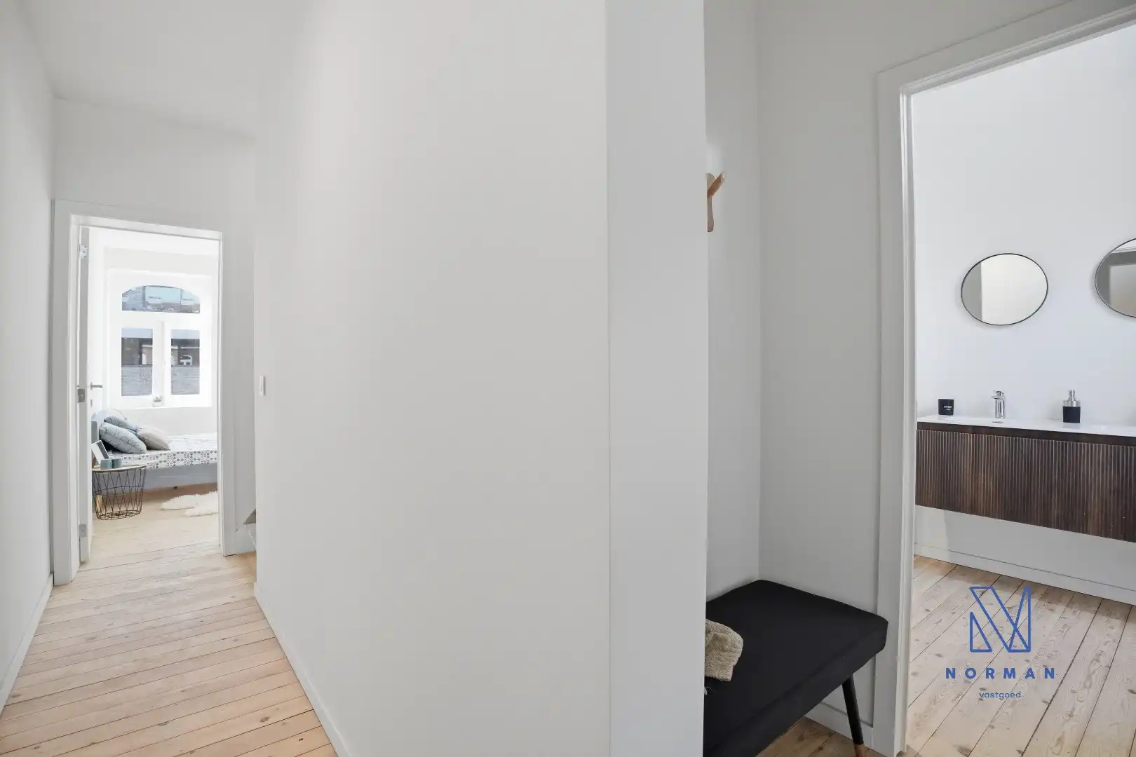 Volledig gerenoveerde woning te koop in het centrum van Ingelmunster met 3 slaapkamers. foto 9