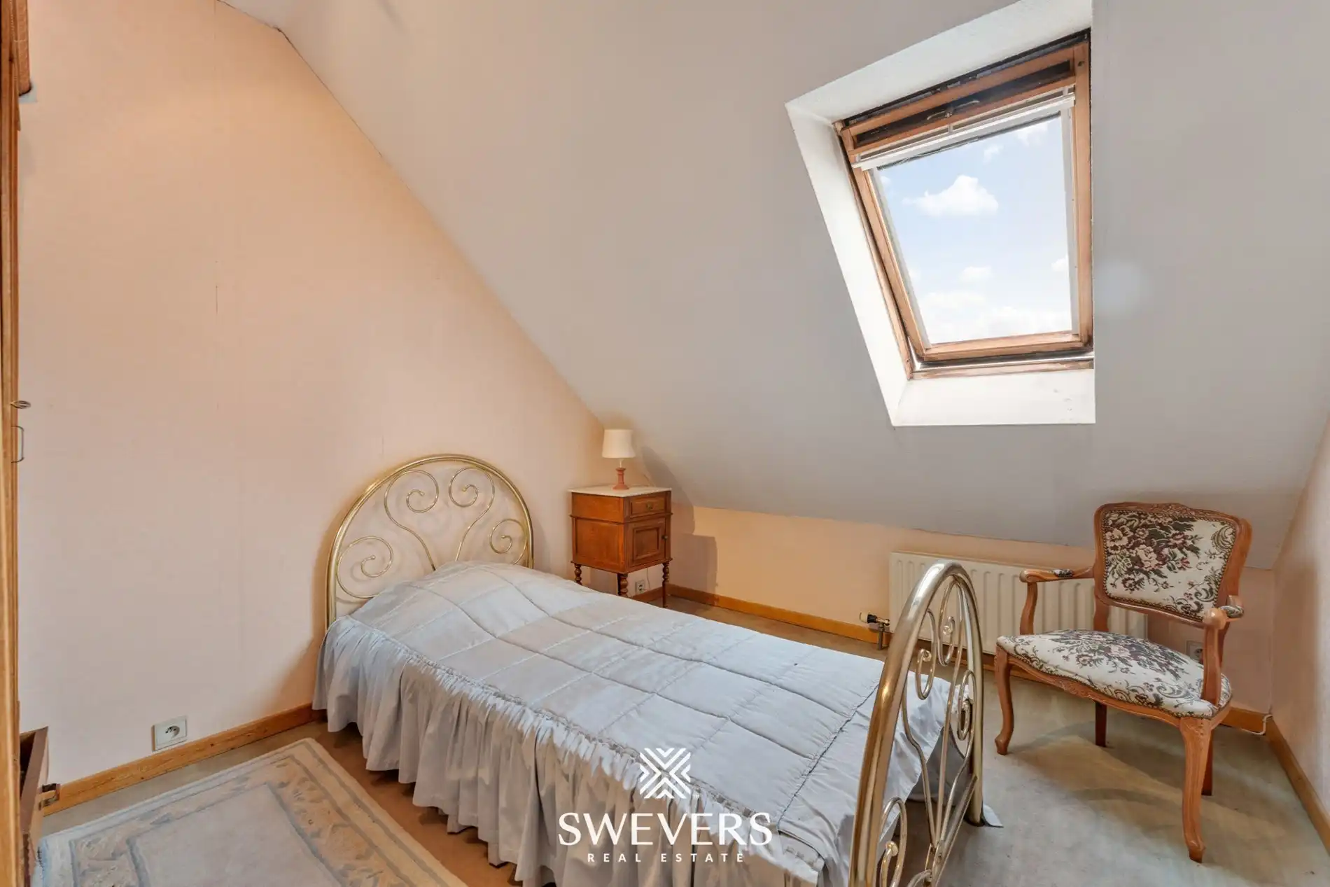 Ruim appartement met 3 slpk en veel lichtinval in Borgloon foto 15