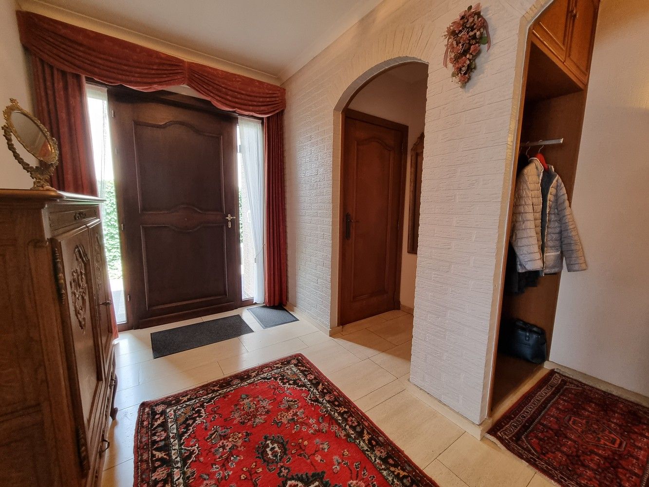 Ruime, instapklare woning met 4 slpks op 6a71ca foto 15