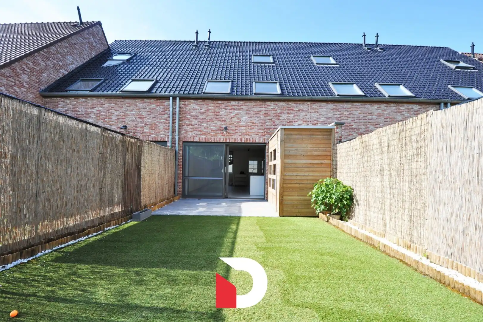 Ruime recente woning met 4 slaapkamers, garage en autostaanplaats foto 15