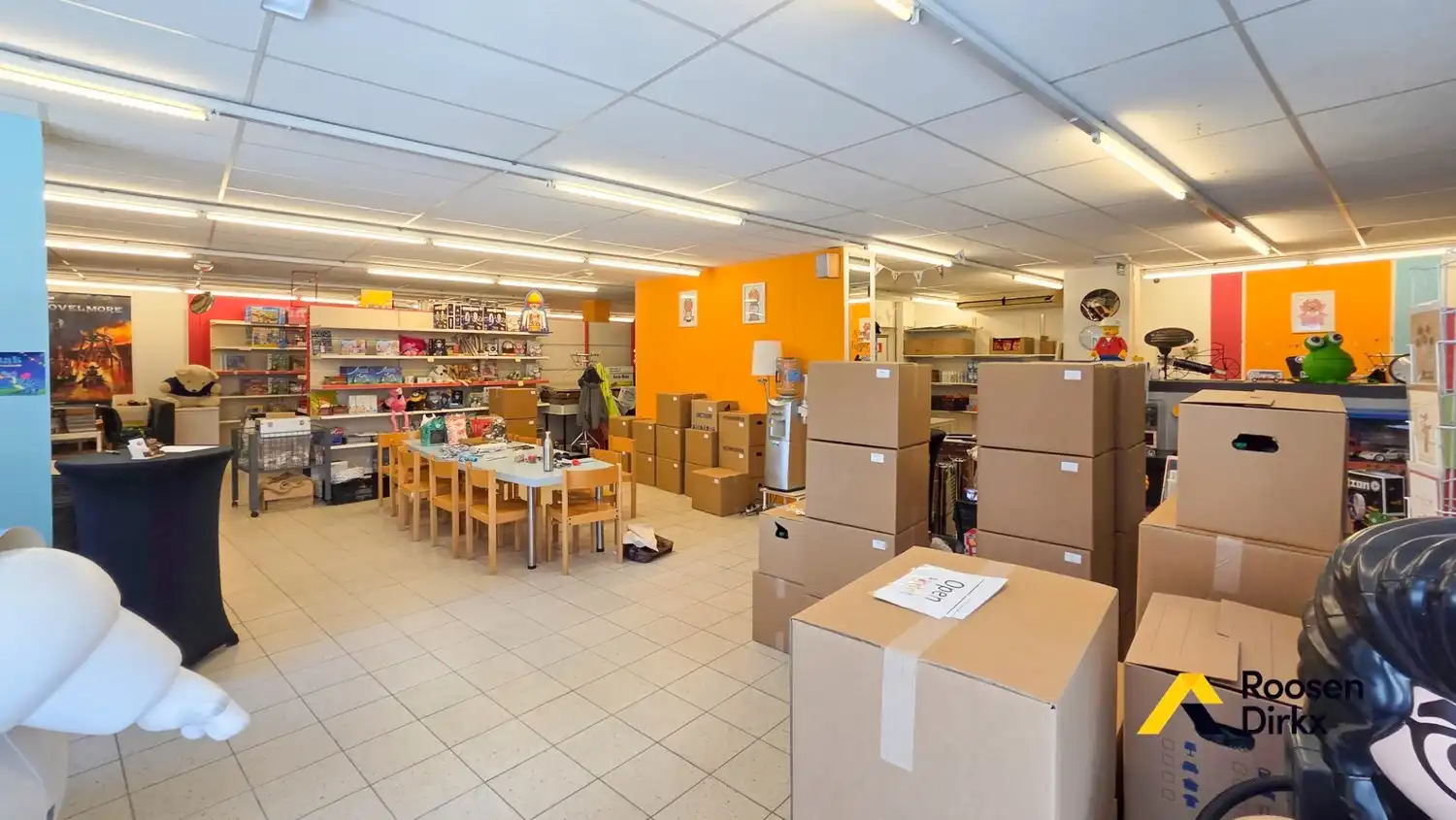 Handelspand met 254m² met hoge zichtbaarheid en unieke ligging in hartje Bree foto 11
