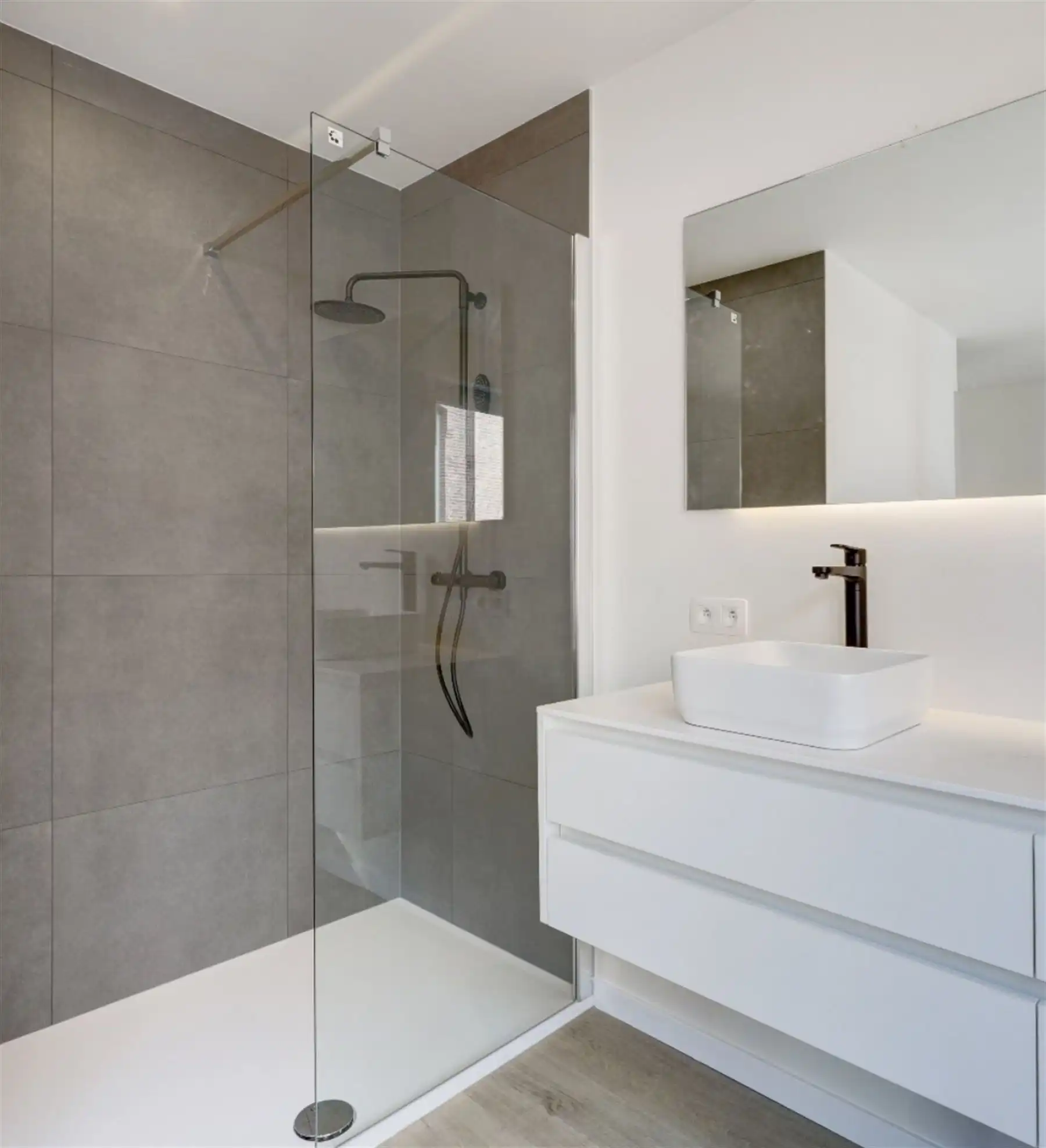 Volledig gerenoveerde woning nabij het centrum! foto 15