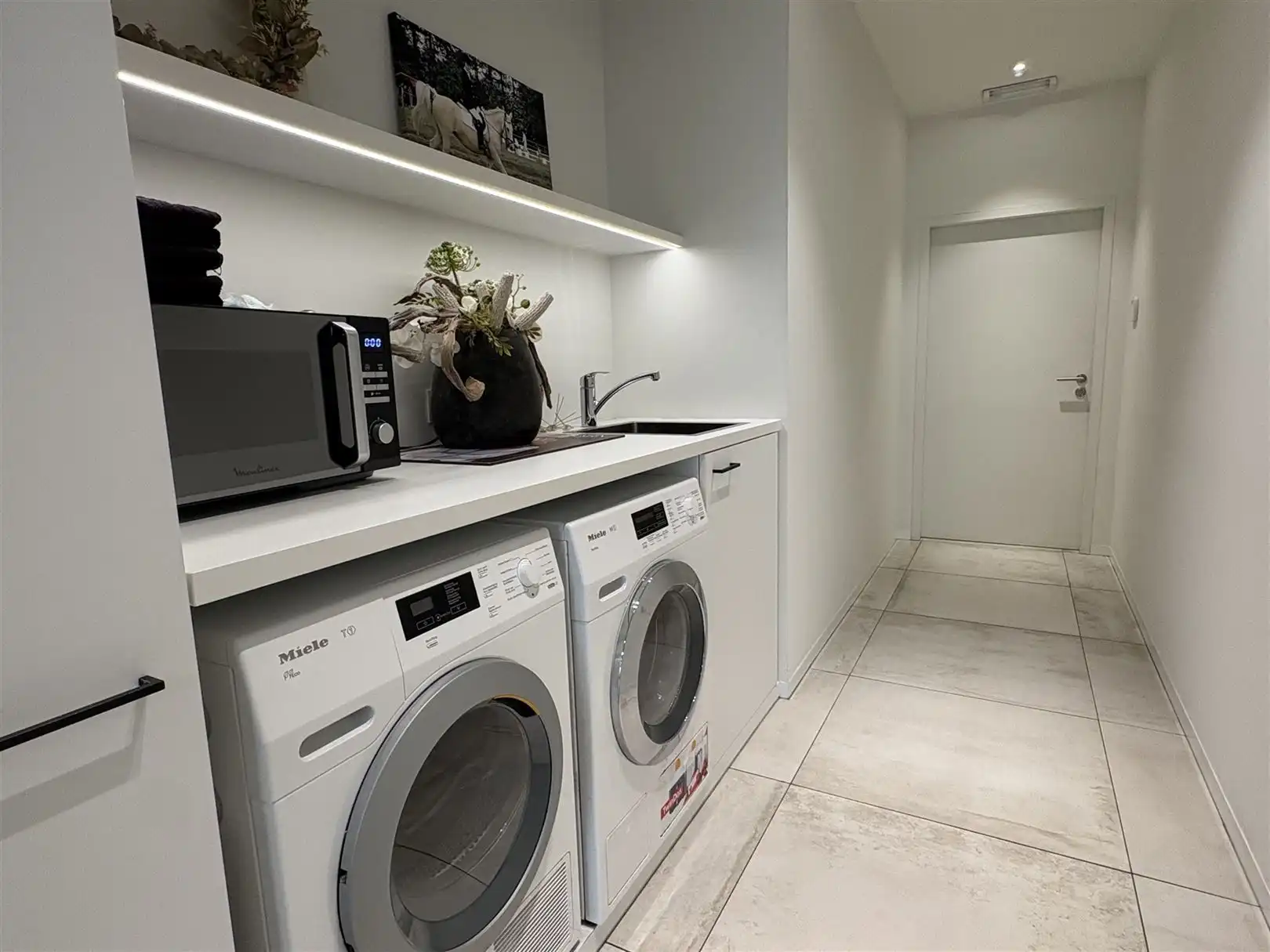 Lichtrijke & moderne handelsruimte op toplocatie in Kemzeke foto 11