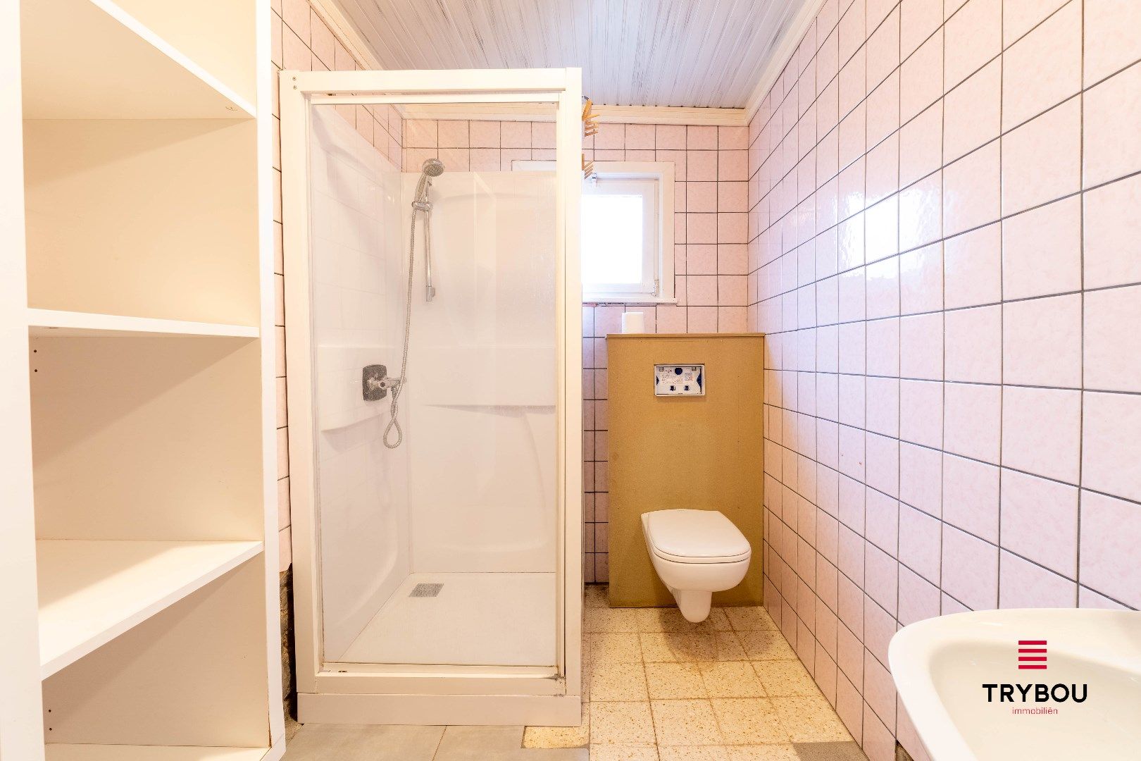 Authentieke hoeve met bijgebouwen op ruim perceel foto 12