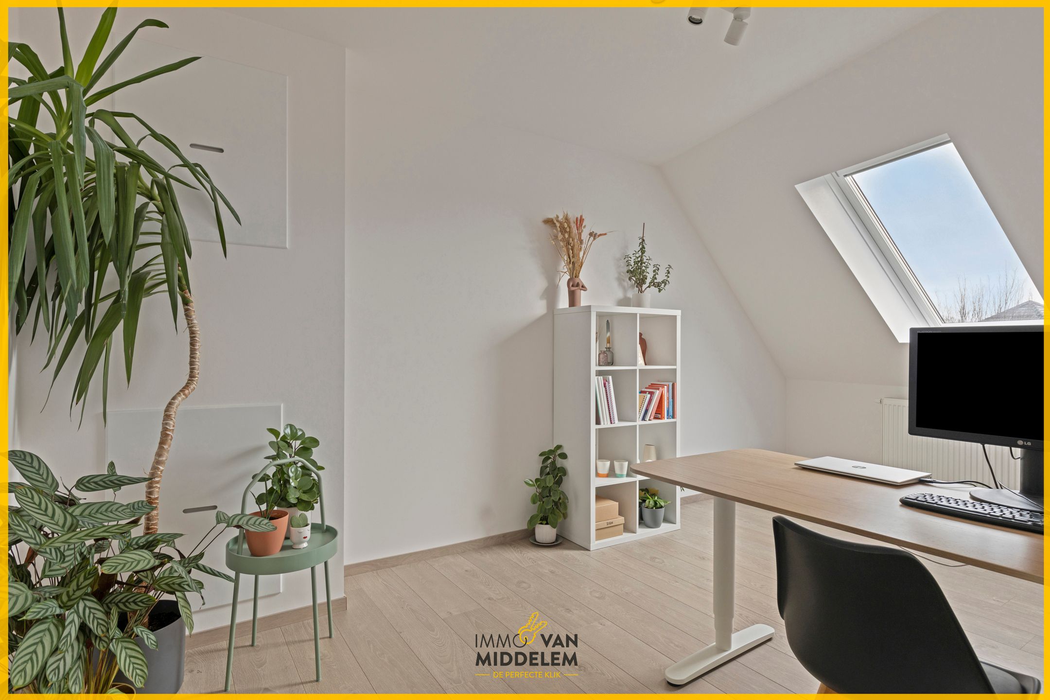 MODERNE INSTAPKLARE WONING MET 3 KAMERS BUREAU GARAGE foto 11