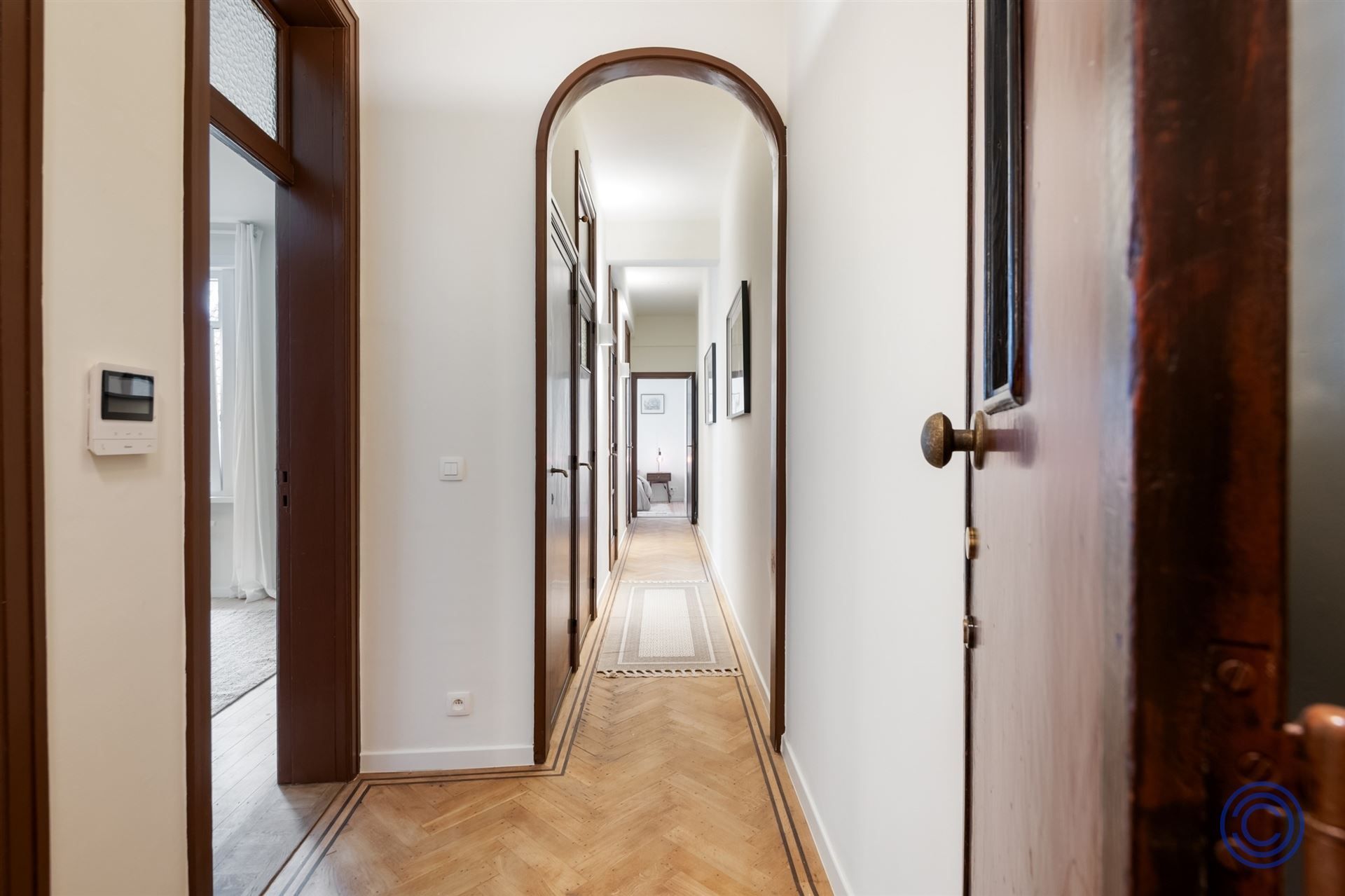 Prachtig gerenoveerd 2-slpk appartement met stadstuintje! foto 7