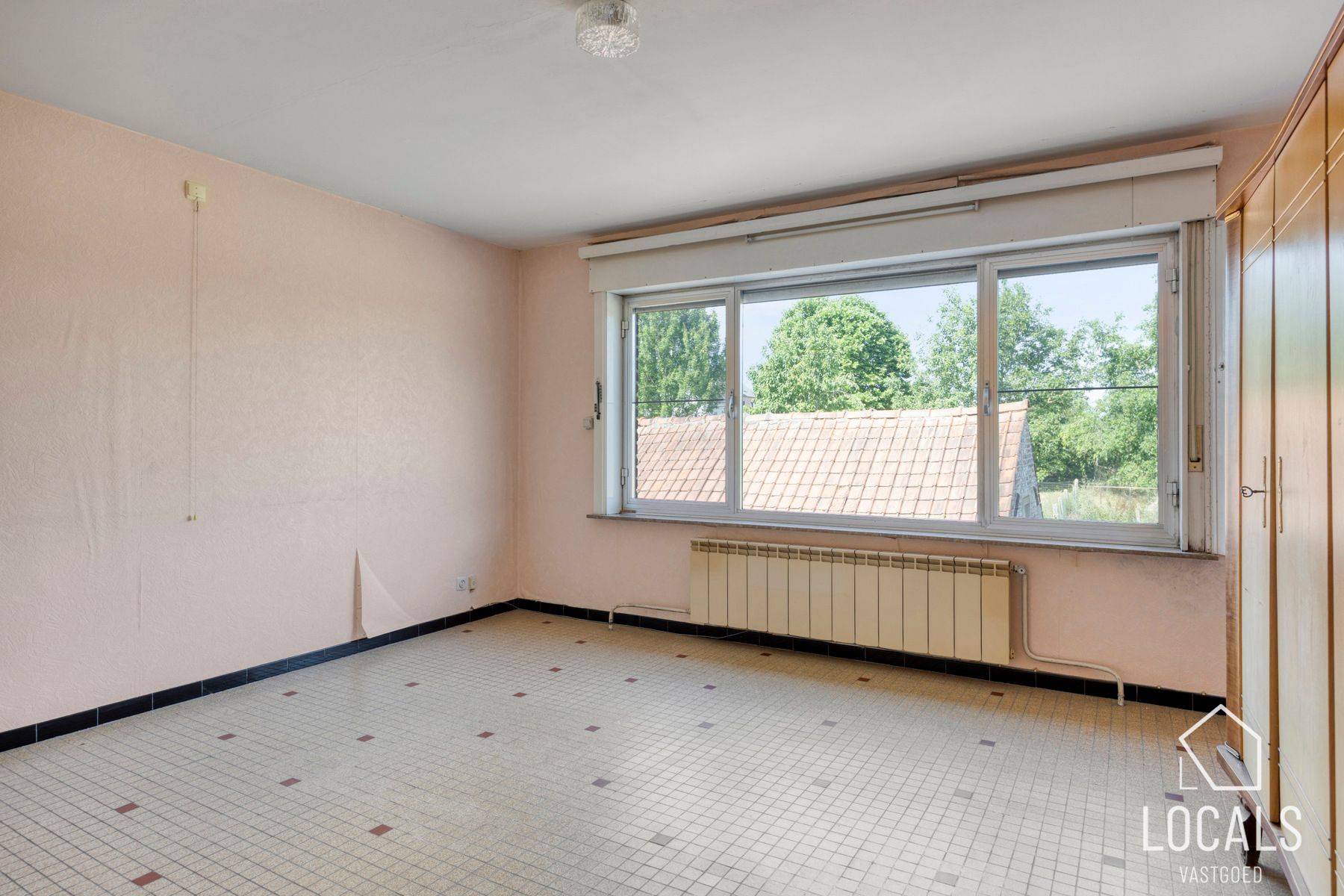 Open bebouwing met 3 slpks, garage, opslagruimte & tuin foto 21