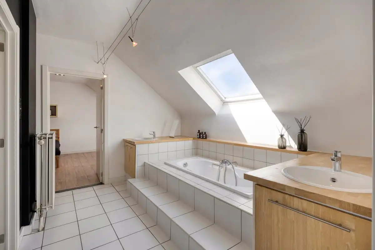 Karaktervolle viergevel woning op 24 are in Grimbergen – wonen en werken op toplocatie foto 38